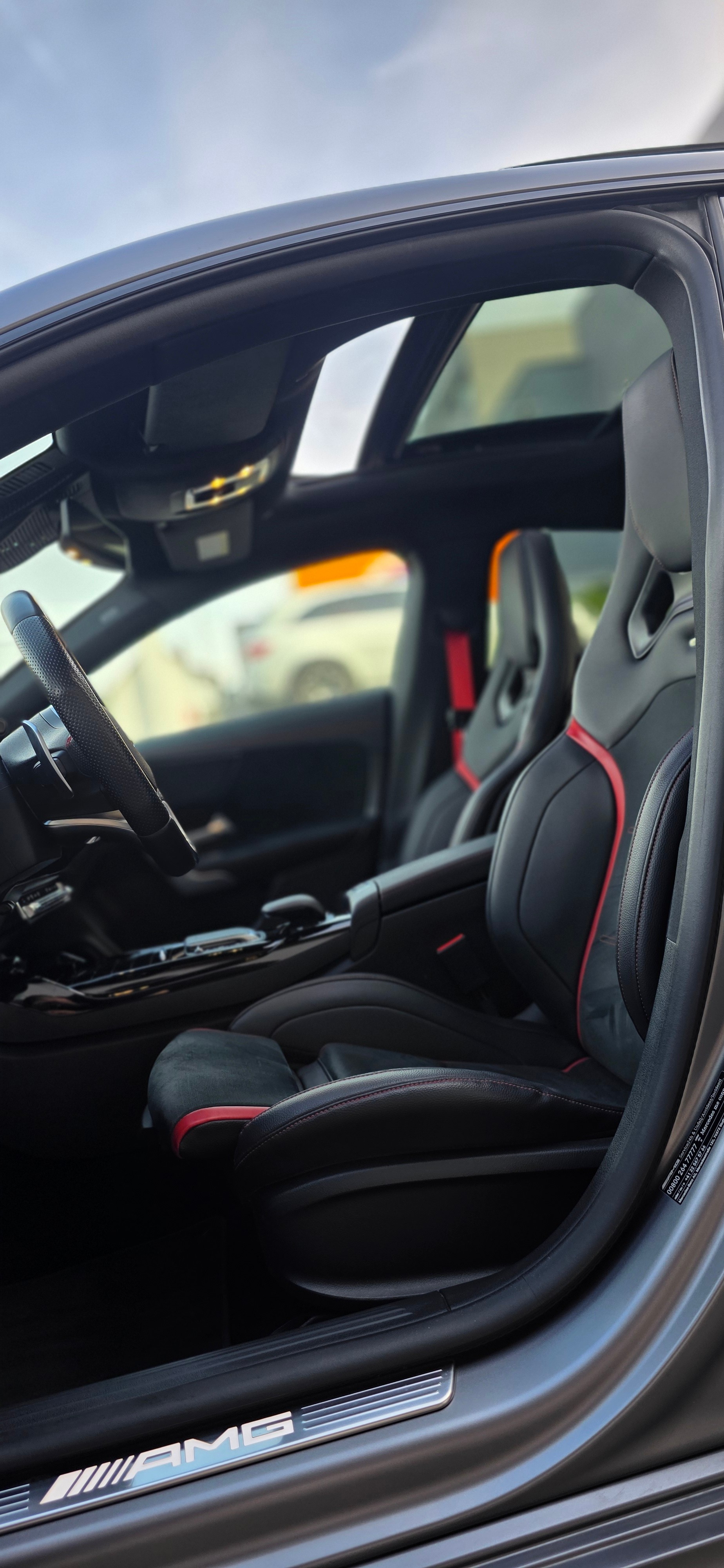 MERCEDES-BENZ CLA 35 AMG 4Matic 7G-DCT * EL. PANORAMA-DACH * MATTGRAU * DISTRONIC * HEAD-UP *-image-10