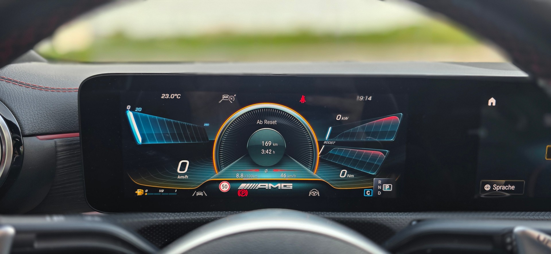 MERCEDES-BENZ CLA 35 AMG 4Matic 7G-DCT * EL. PANORAMA-DACH * MATTGRAU * DISTRONIC * HEAD-UP *-image-16