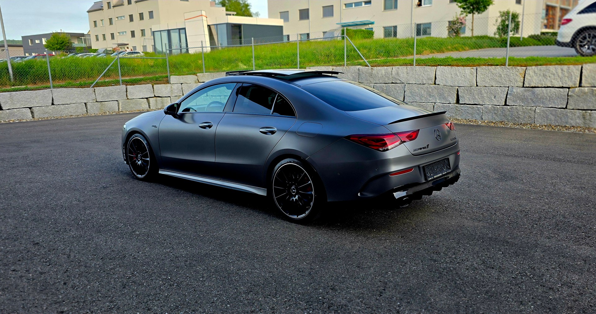 MERCEDES-BENZ CLA 35 AMG 4Matic 7G-DCT * EL. PANORAMA-DACH * MATTGRAU * DISTRONIC * HEAD-UP *-image-4