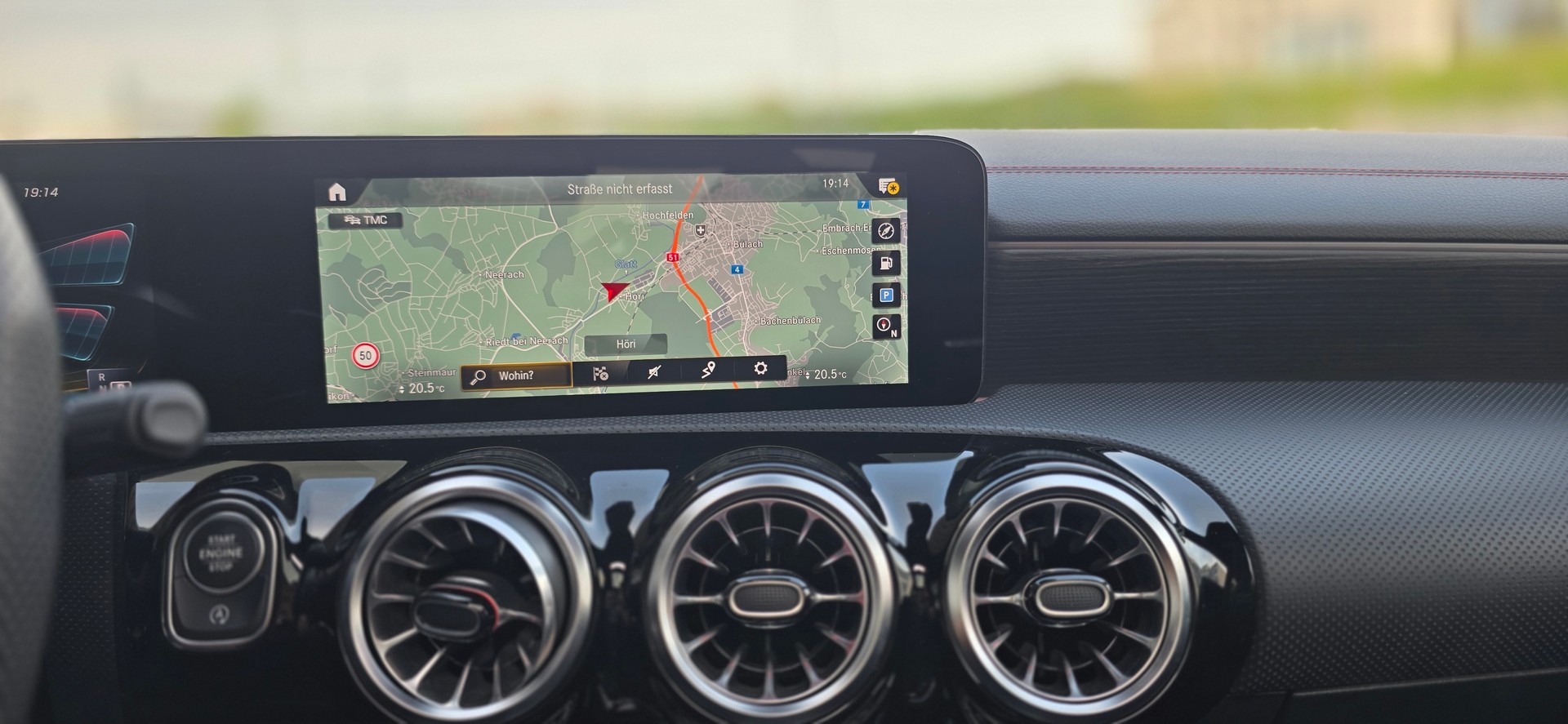 MERCEDES-BENZ CLA 35 AMG 4Matic 7G-DCT * EL. PANORAMA-DACH * MATTGRAU * DISTRONIC * HEAD-UP *-image-17