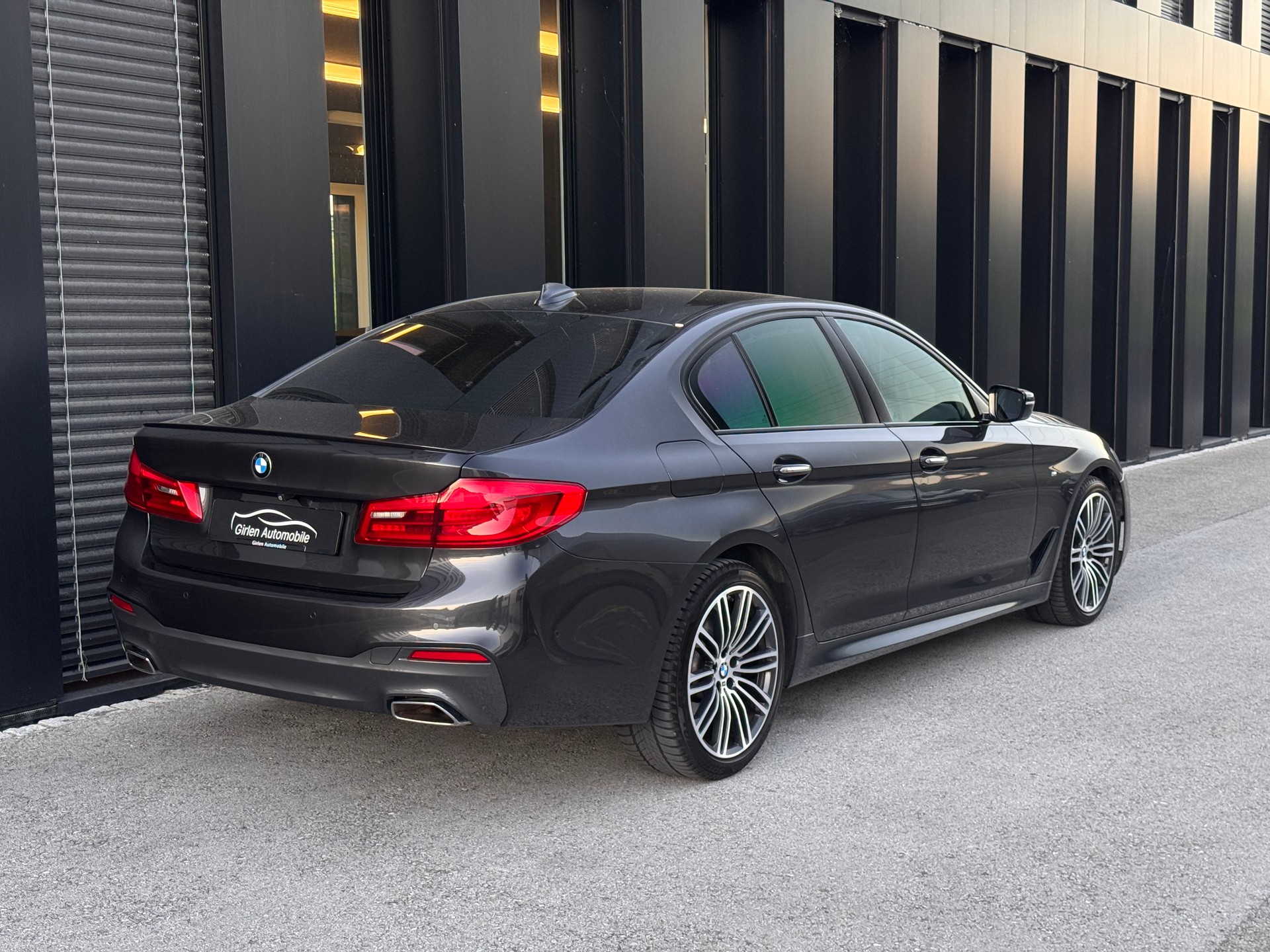 BMW 530d xDrive Steptronic M-Sport Packet-image-10