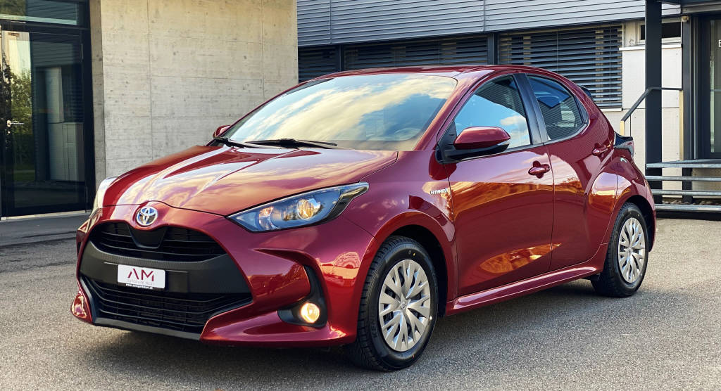 TOYOTA Yaris 1.5 VVT-i HSD Comfort