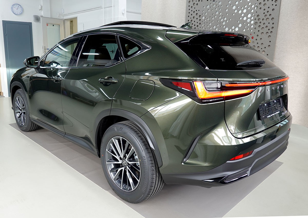 LEXUS NX 450h+ E-FOUR Comfort Pack Interieur, Panorama-showroom-element-2