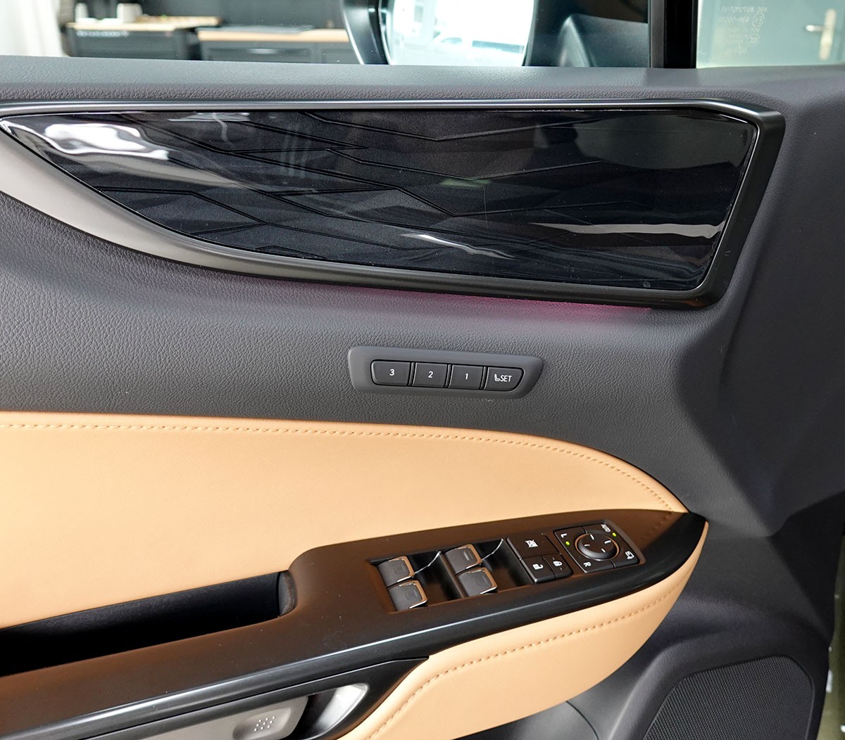 LEXUS NX 450h+ E-FOUR Comfort Pack Interieur, Panorama-image-14