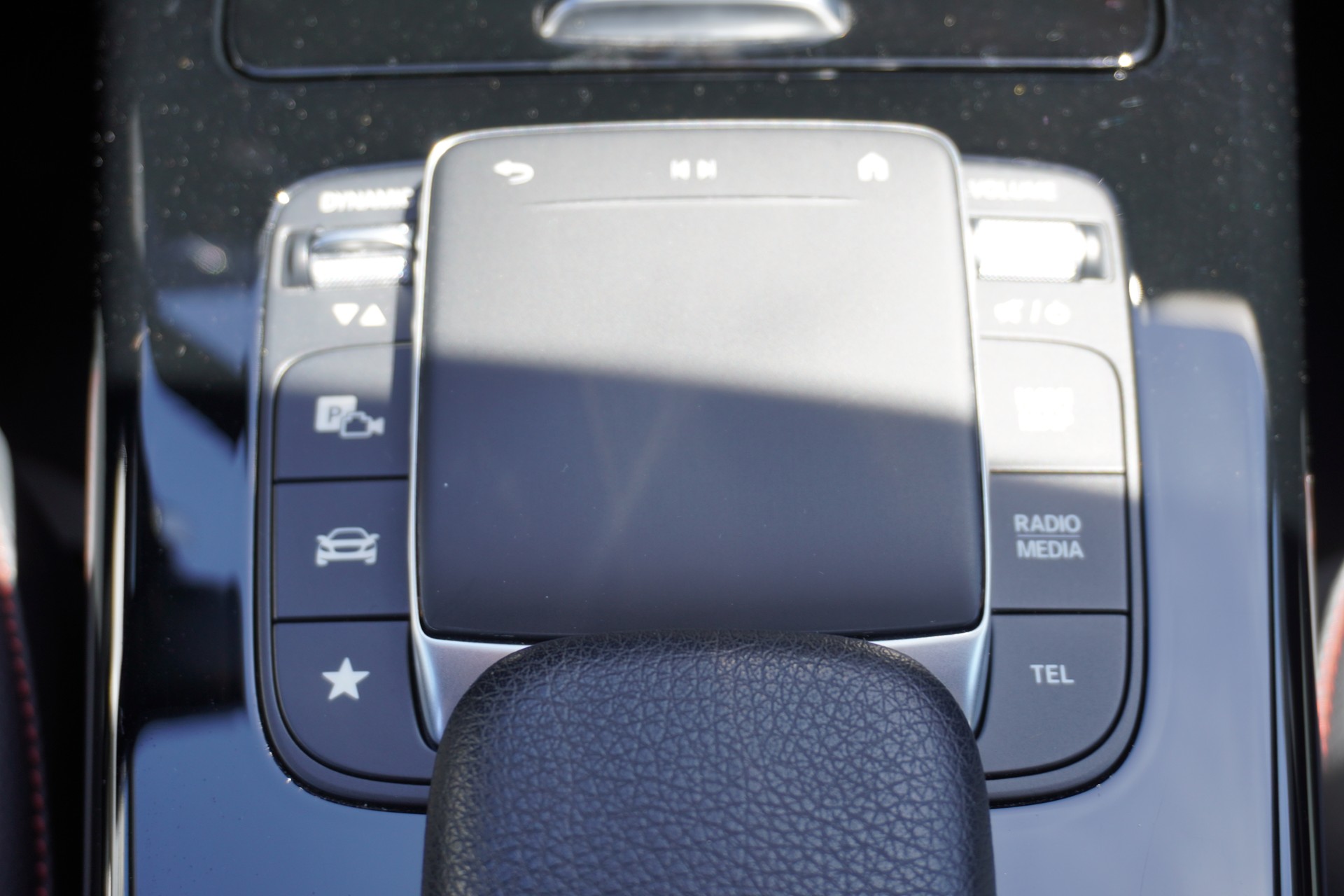 MERCEDES-BENZ CLA Shooting Brake 220 d 4Matic AMG Line-image-15