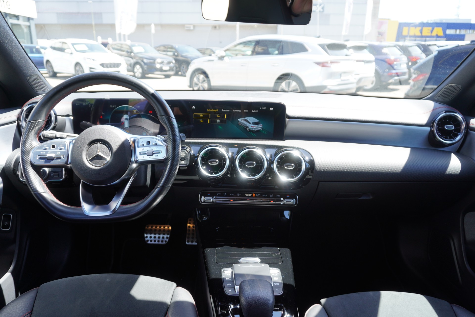 MERCEDES-BENZ CLA Shooting Brake 220 d 4Matic AMG Line-image-13