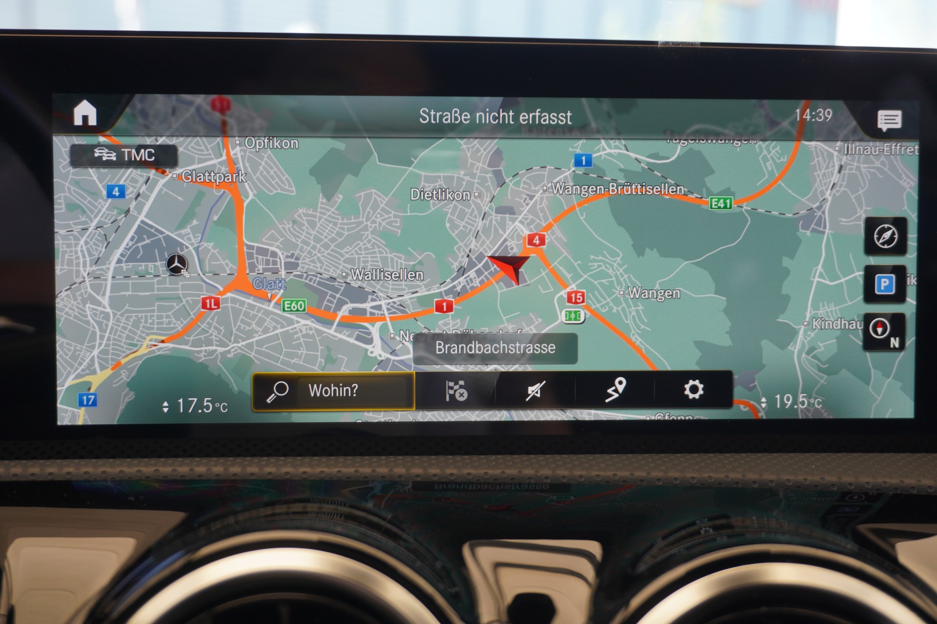 MERCEDES-BENZ CLA Shooting Brake 220 d 4Matic AMG Line-image-20