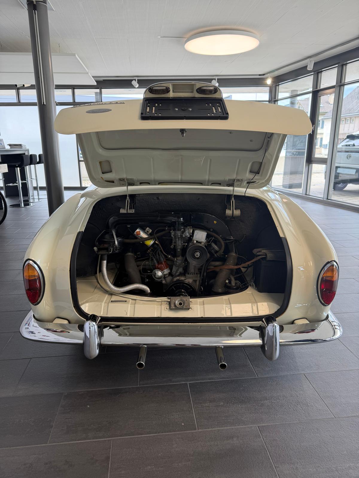 VW Karmann-Ghia Cabriolet-image-7