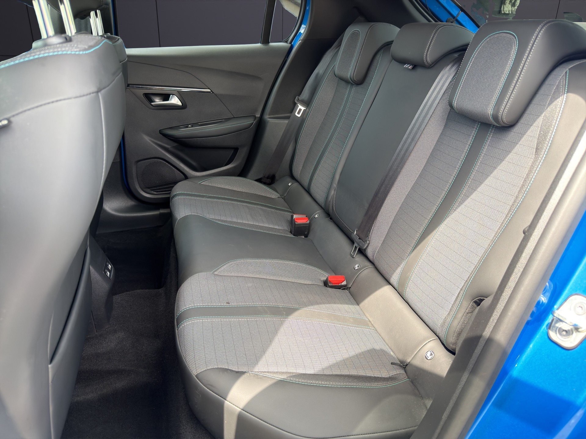 PEUGEOT 208 Elektrik Allure Pack-image-6