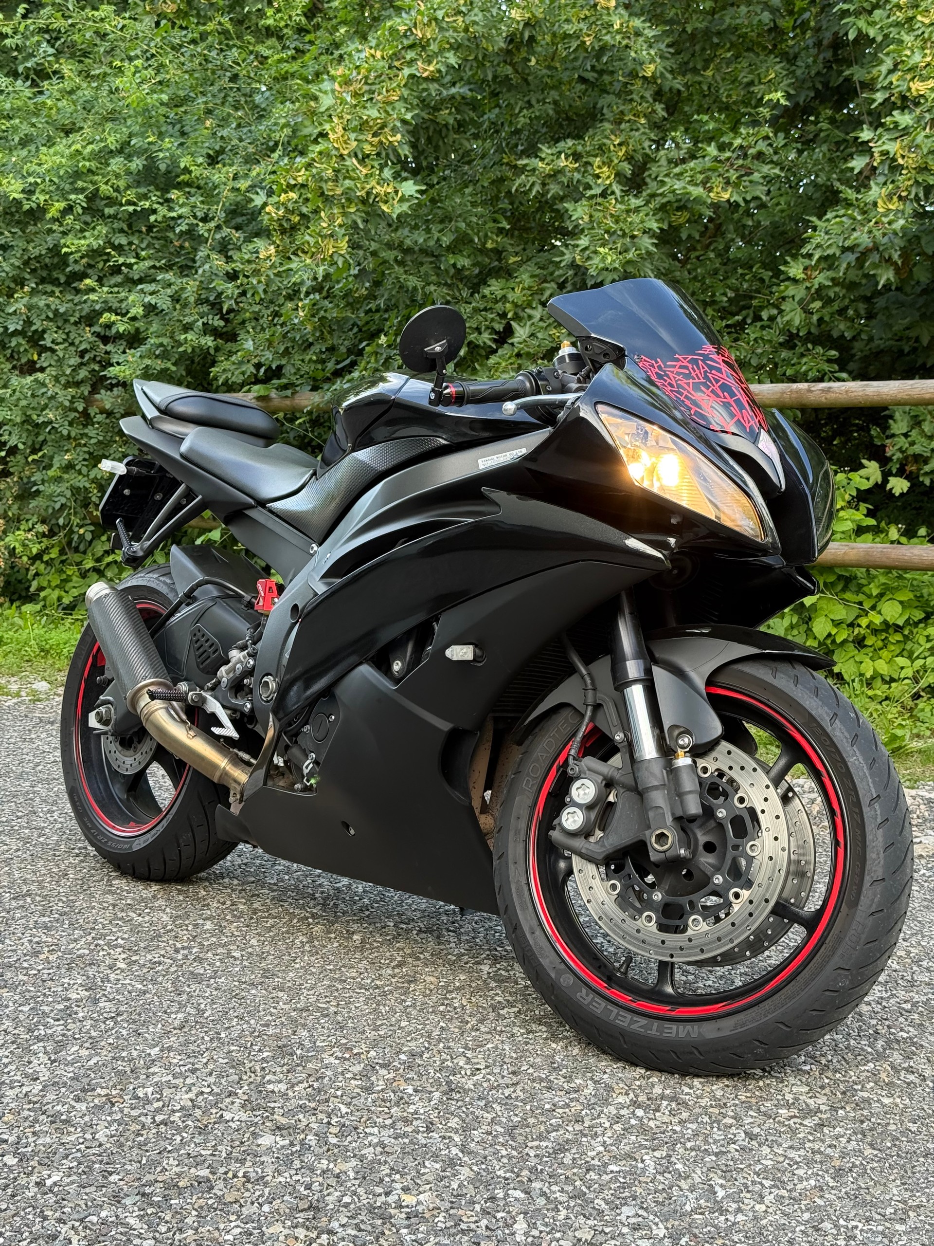 YAMAHA YZF-R6-image-12