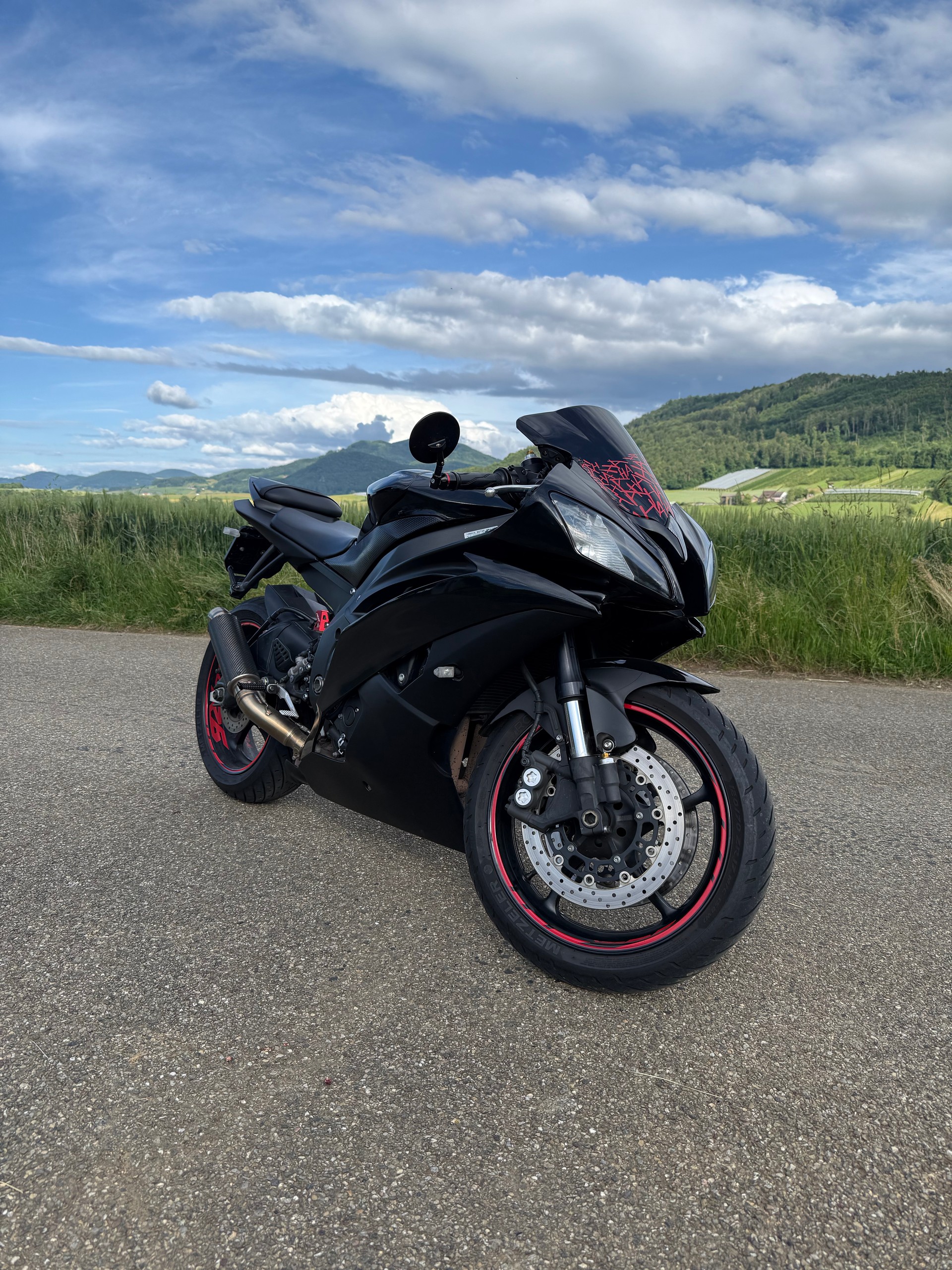YAMAHA YZF-R6-image-0