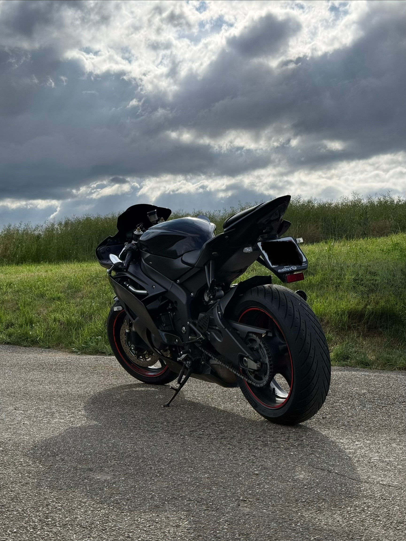 YAMAHA YZF-R6-image-2