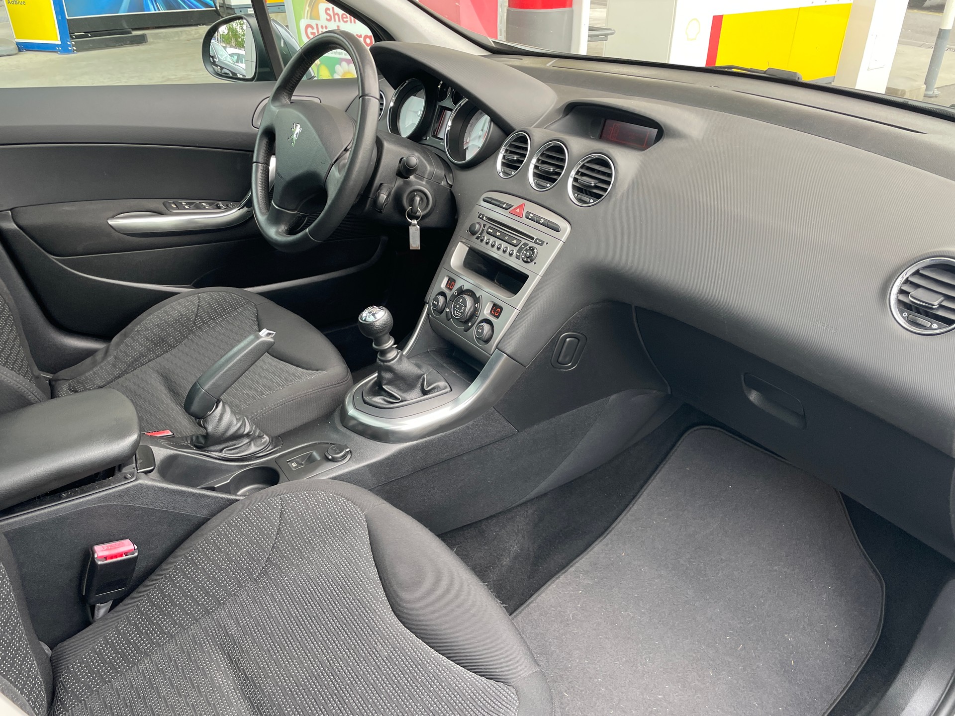 PEUGEOT 308 SW 1.6 16V Turbo Sport Pack-image-18