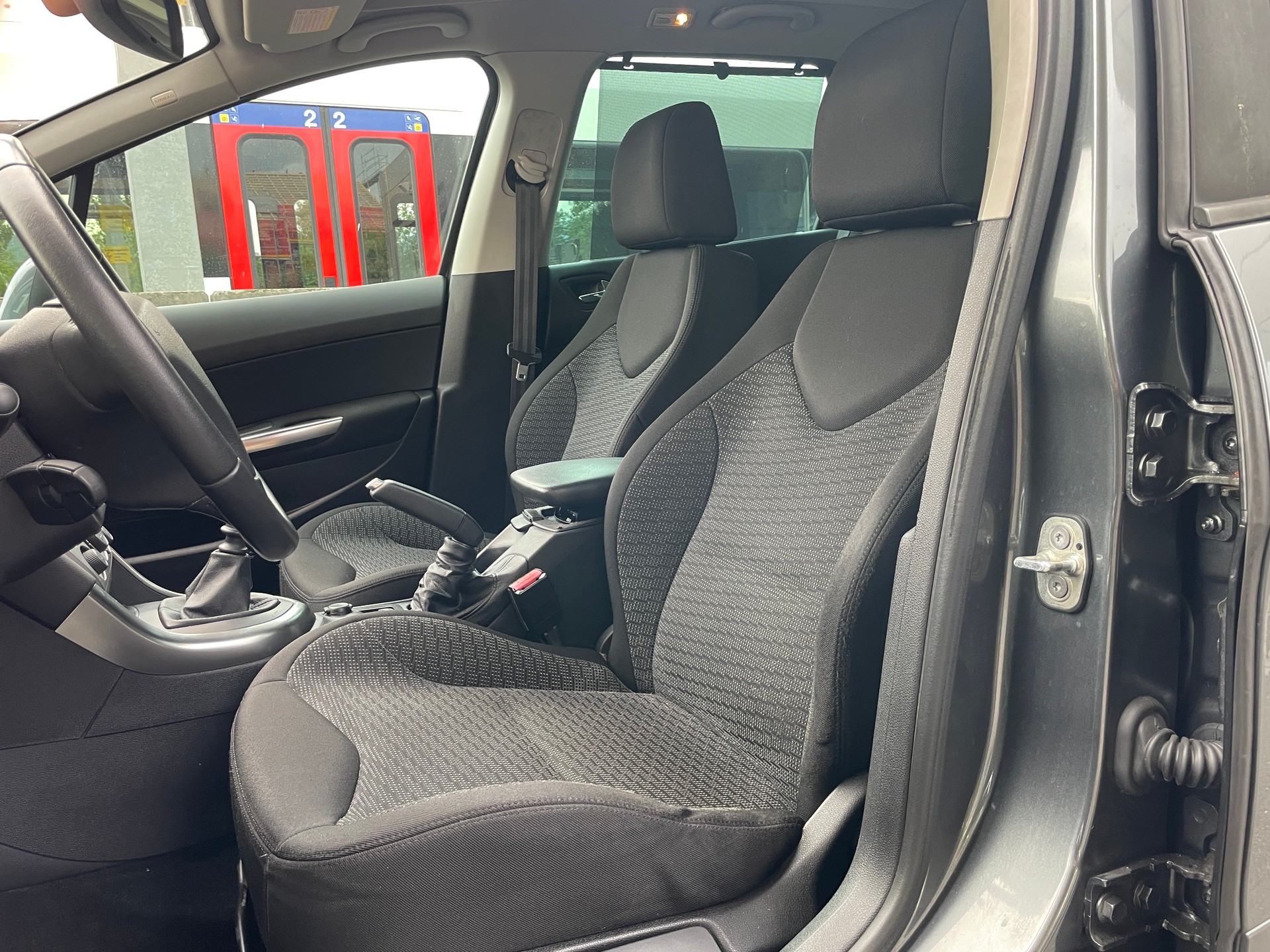 PEUGEOT 308 SW 1.6 16V Turbo Sport Pack-image-10