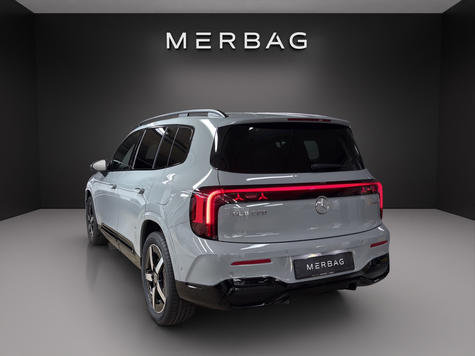 MERCEDES-BENZ GLB 220 4Matic 8G-Tronic-image-2