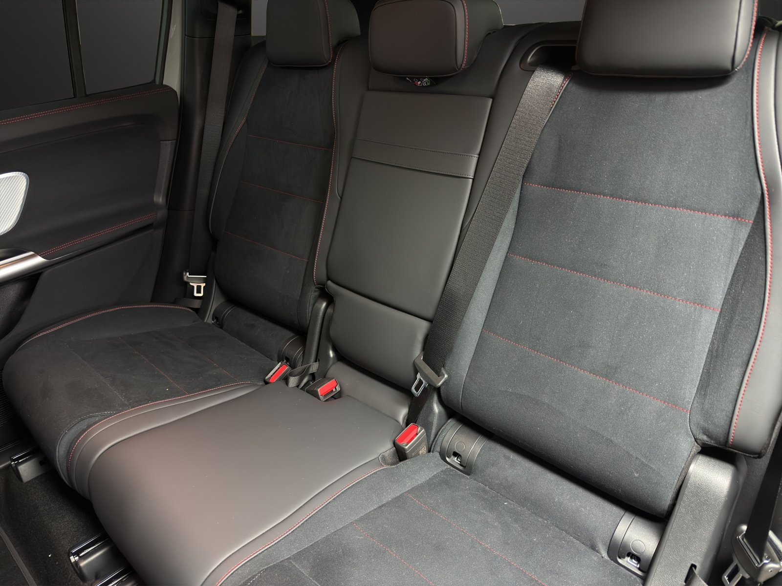 MERCEDES-BENZ GLB 220 4Matic 8G-Tronic-image-14