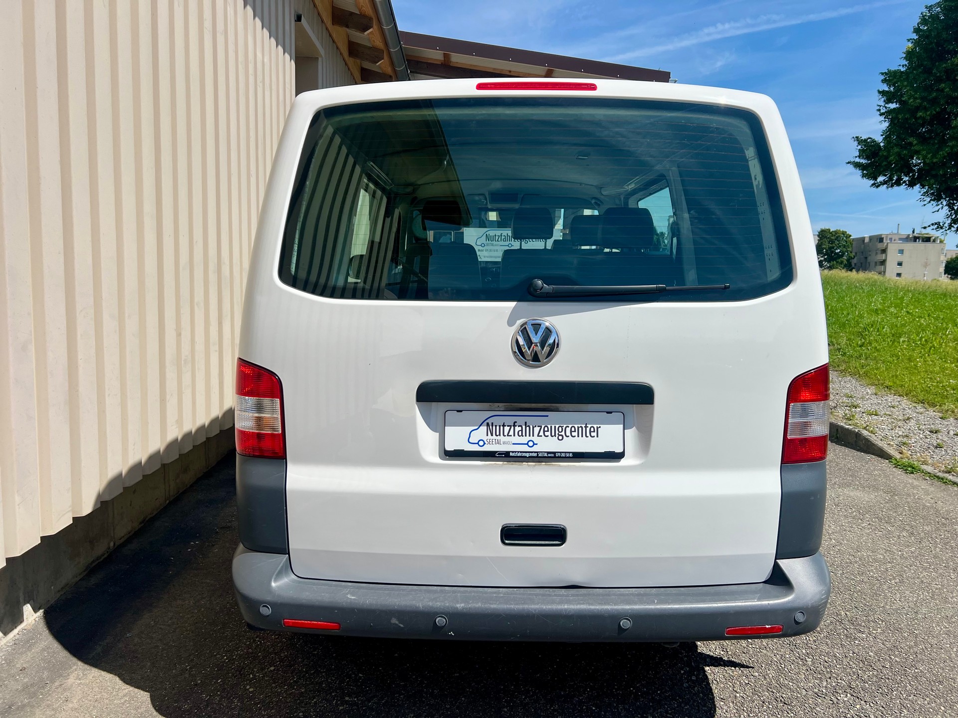 VW T5 2.0 TDI 4Motion Kastenwagen by Nutzfahrzeugcenter Seetal-image-4