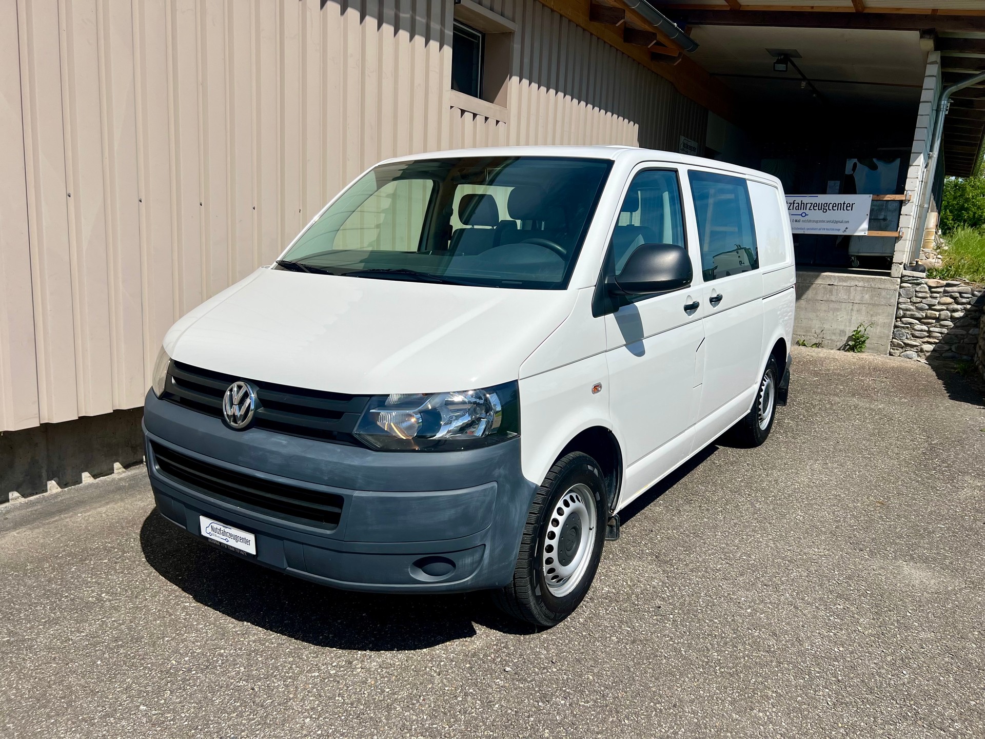 VW T5 2.0 TDI 4Motion Kastenwagen by Nutzfahrzeugcenter Seetal