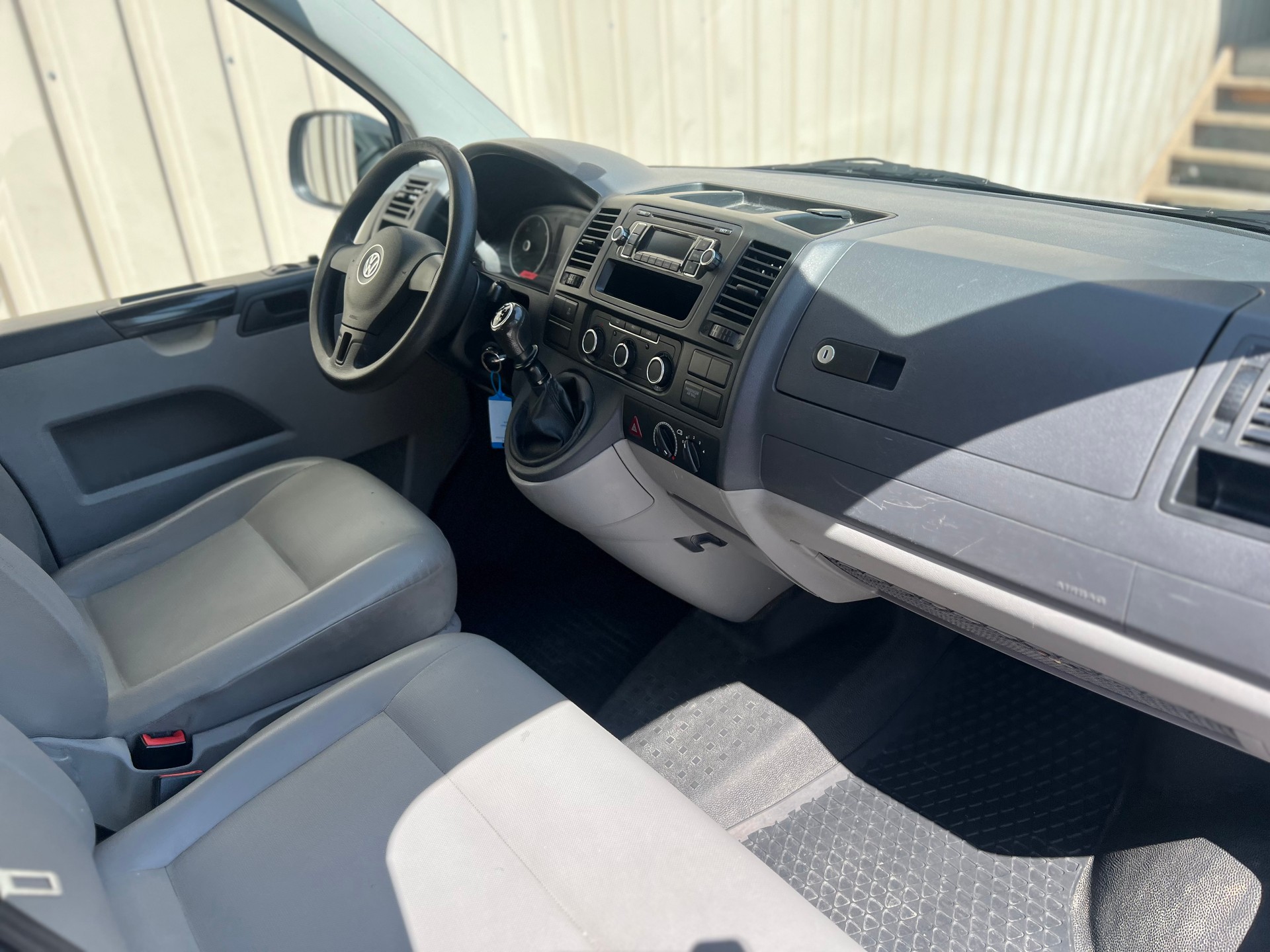 VW T5 2.0 TDI 4Motion Kastenwagen by Nutzfahrzeugcenter Seetal-image-9