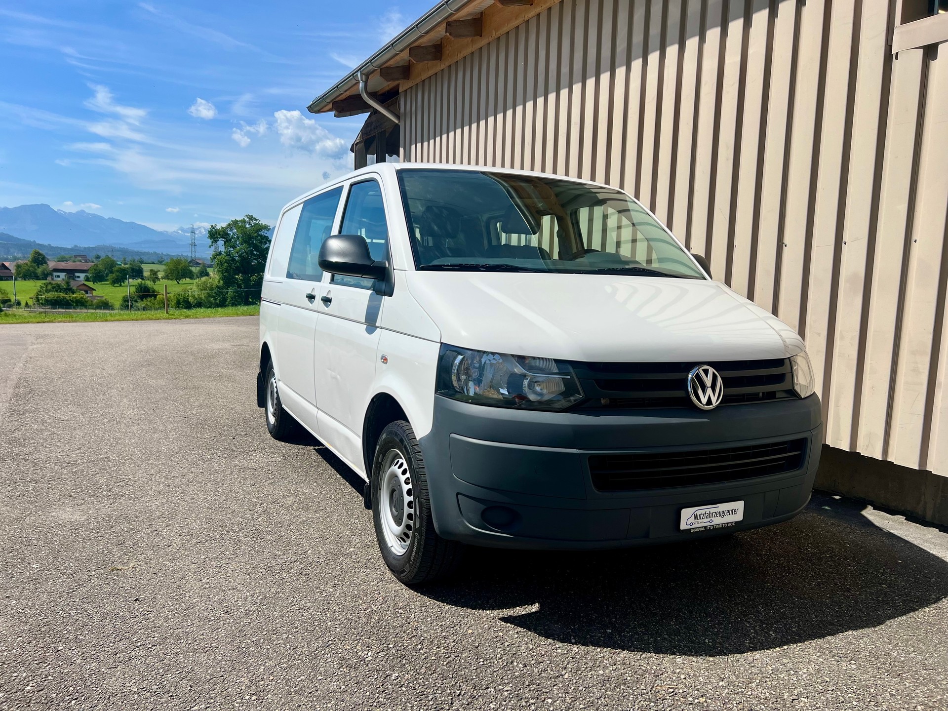 VW T5 2.0 TDI 4Motion Kastenwagen by Nutzfahrzeugcenter Seetal-image-1