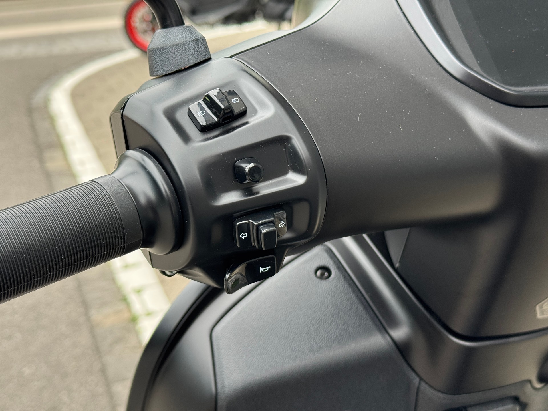 PIAGGIO Vespa GTS 125 Super Sport RST Euro 5+-image-8