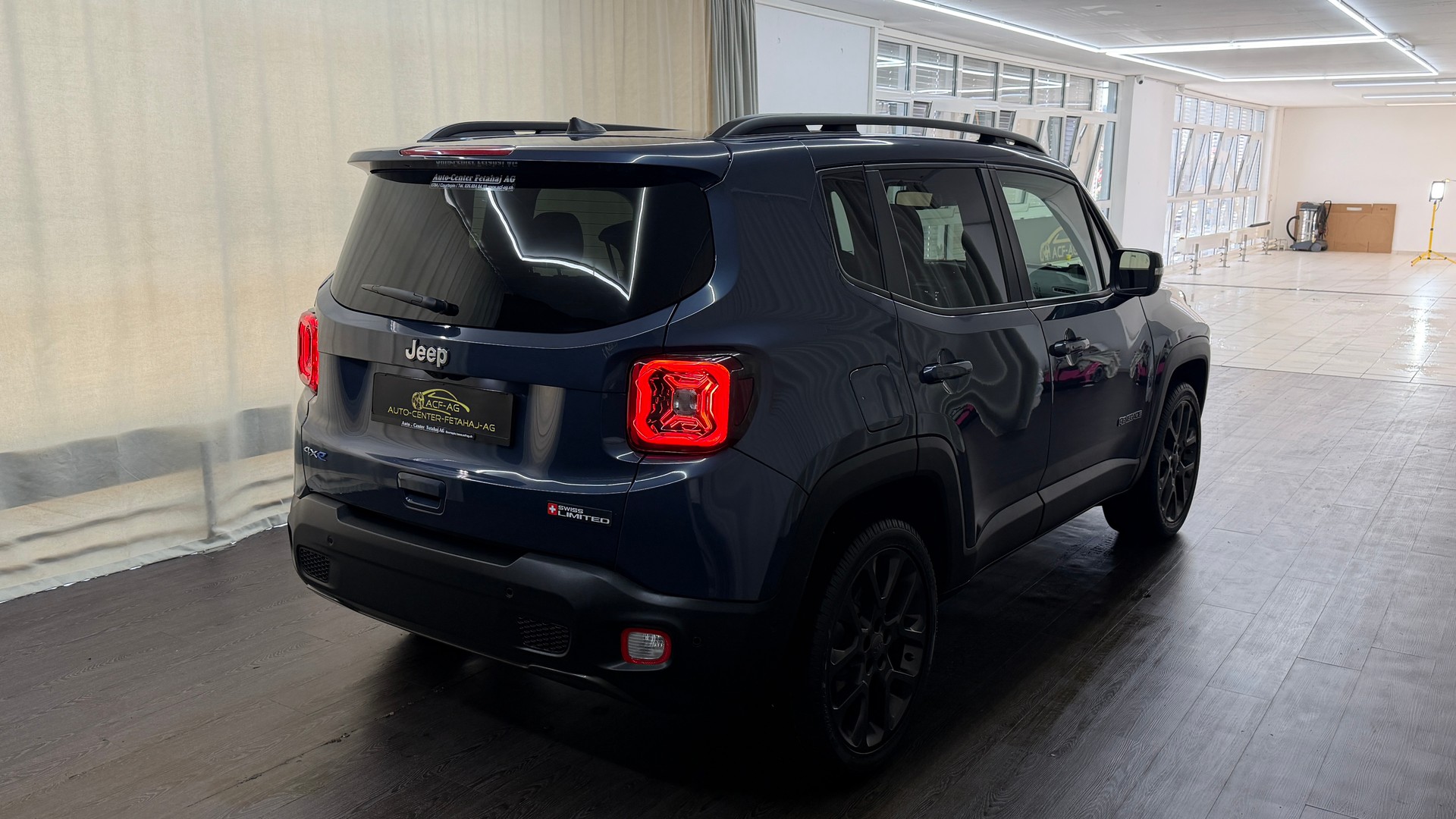 JEEP Renegade 1.3 T PHEV Swiss Limited Plus Sky AWD-showroom-element-3