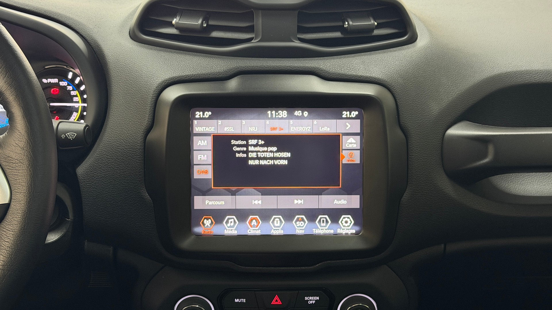 JEEP Renegade 1.3 T PHEV Swiss Limited Plus Sky AWD-image-9