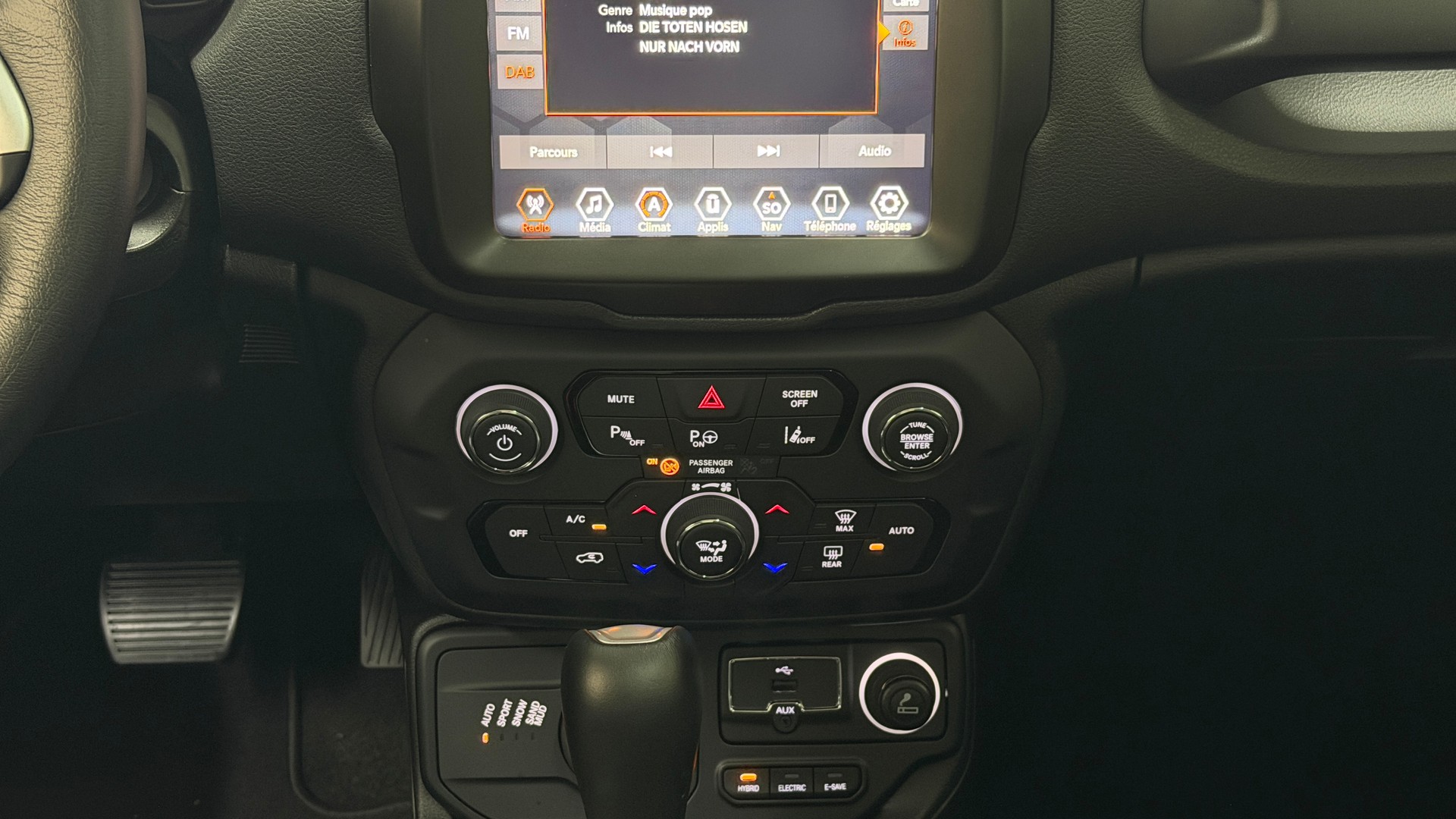 JEEP Renegade 1.3 T PHEV Swiss Limited Plus Sky AWD-image-14