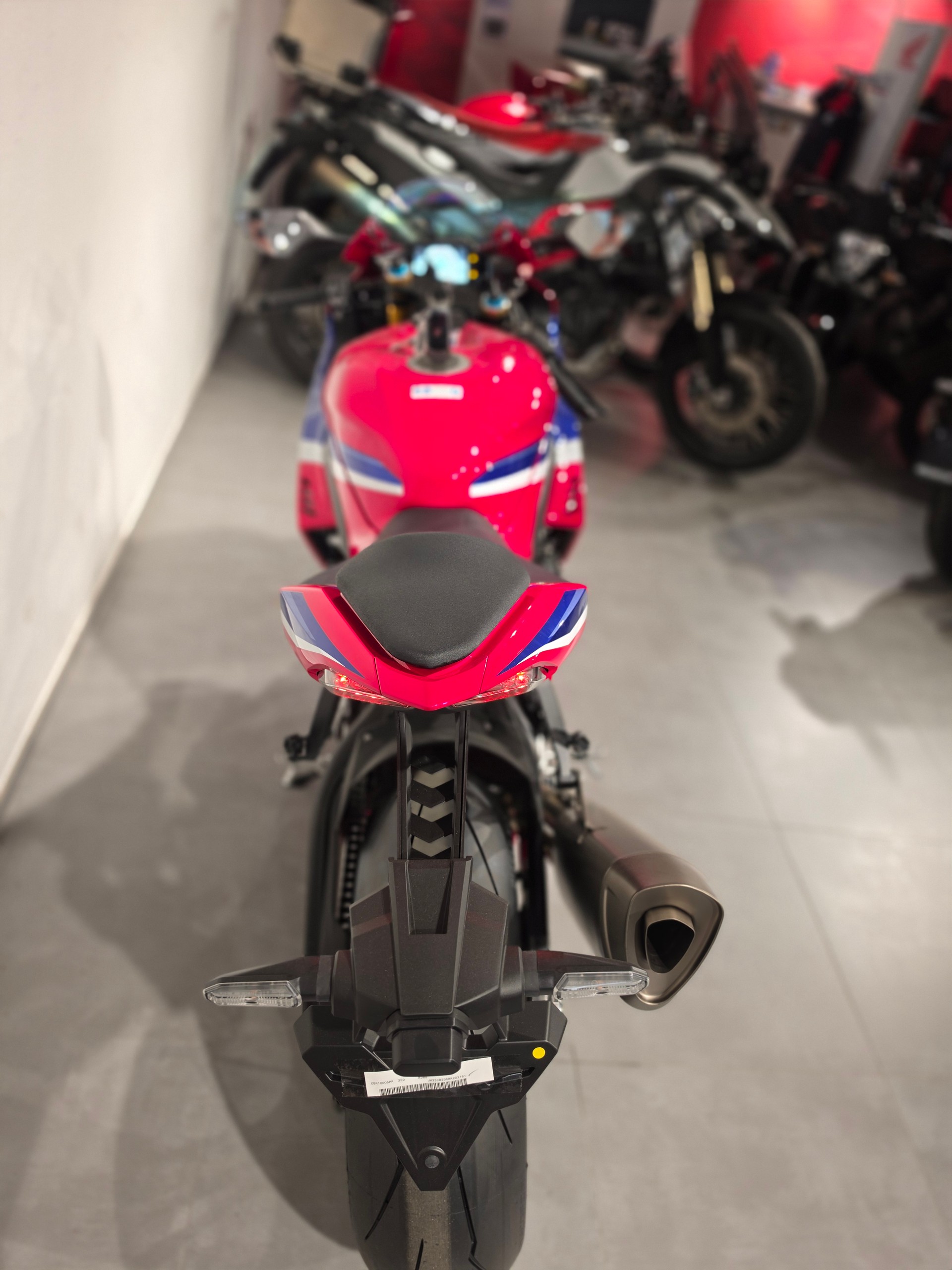 HONDA CBR 1000 RR-R Fireblade SP-image-7