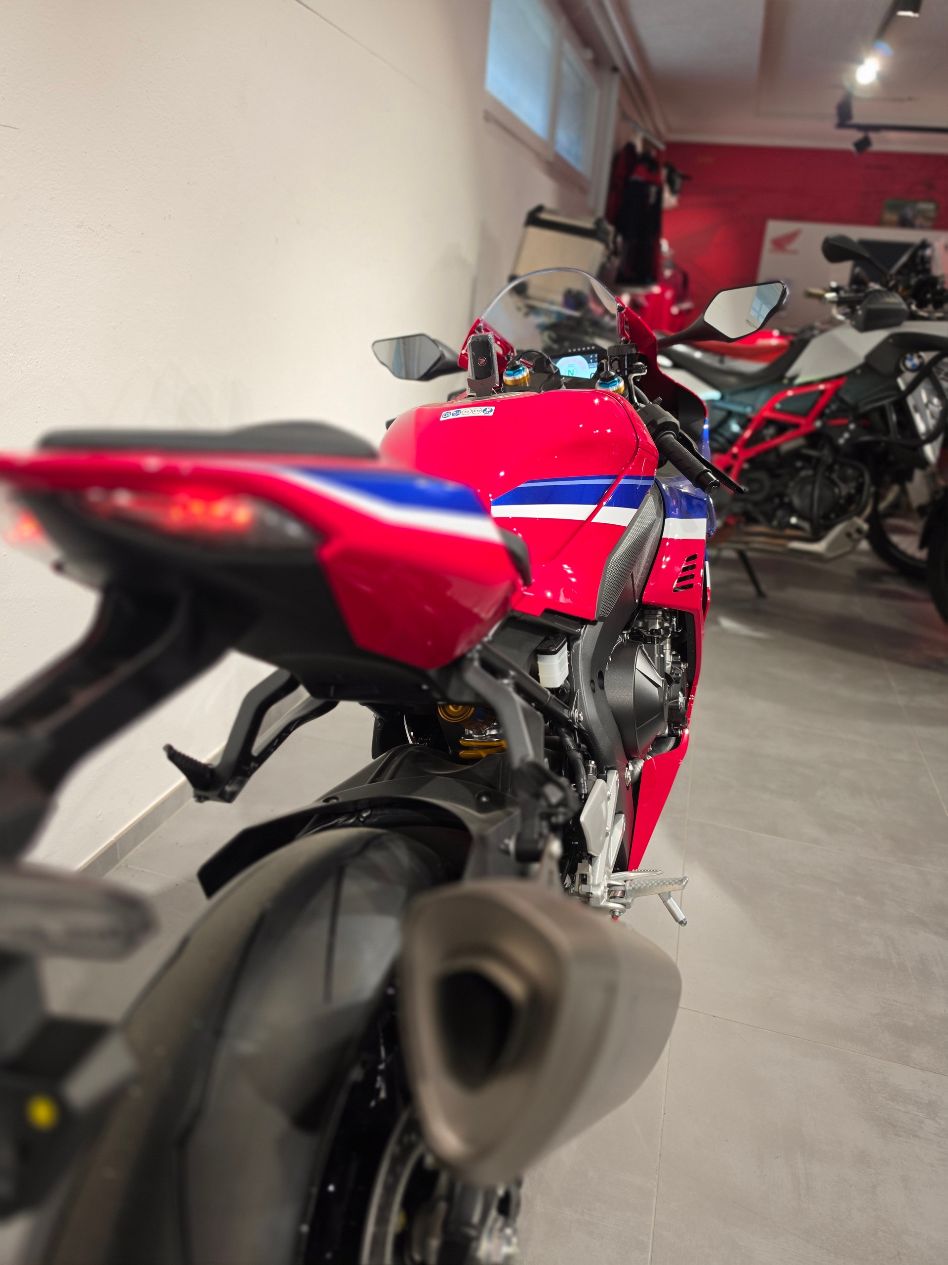 HONDA CBR 1000 RR-R Fireblade SP-image-3