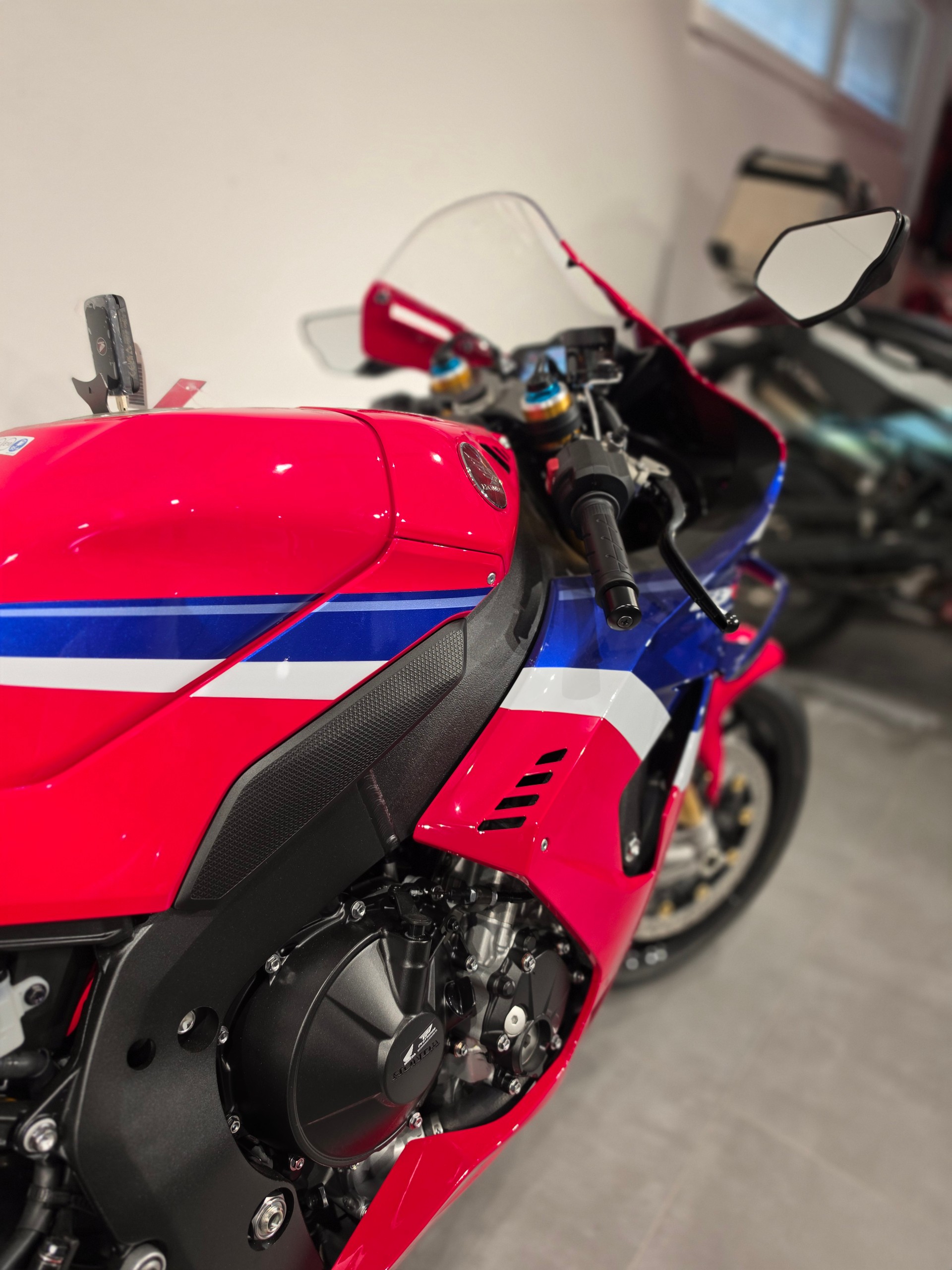 HONDA CBR 1000 RR-R Fireblade SP-image-12