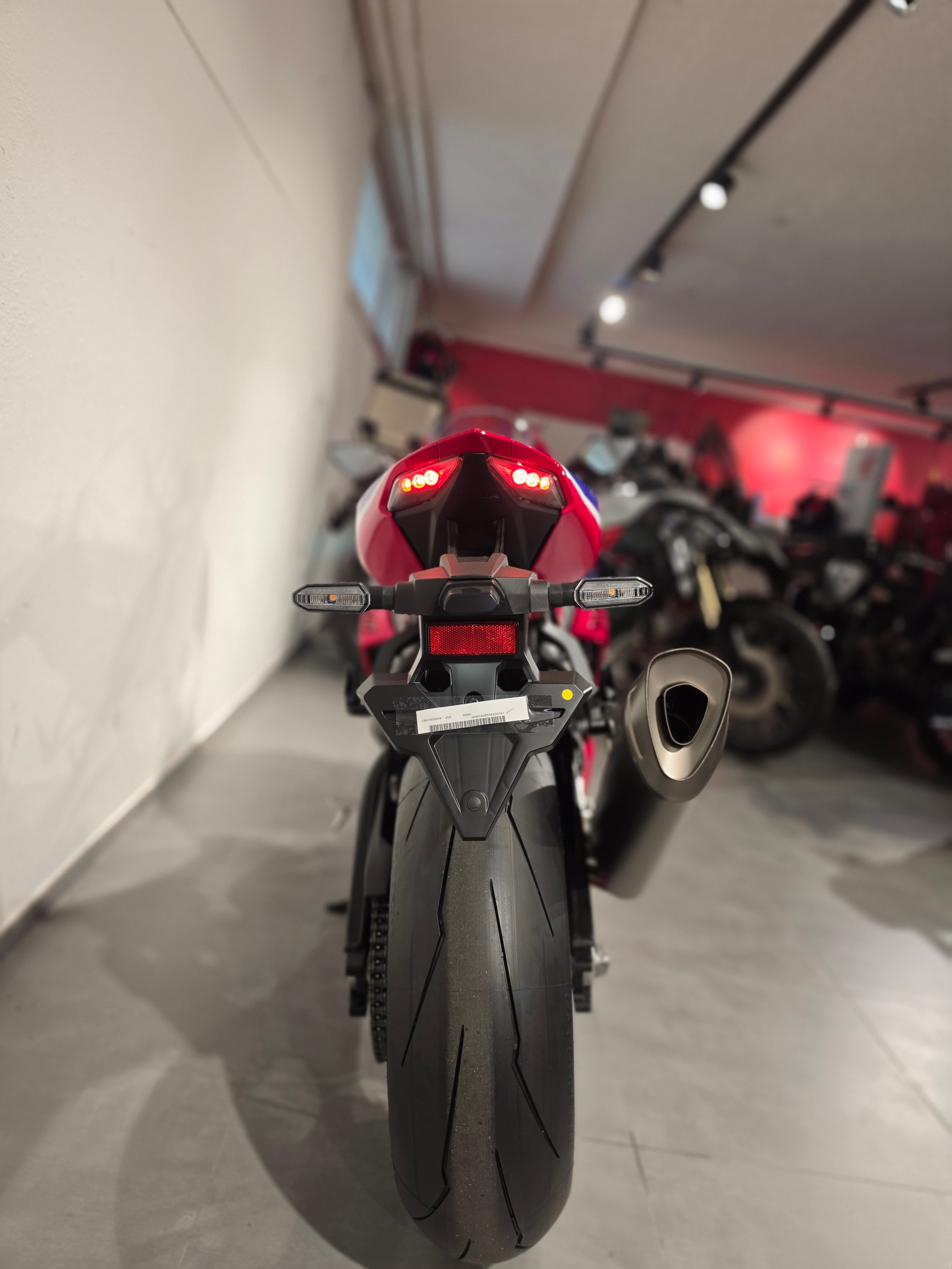 HONDA CBR 1000 RR-R Fireblade SP-image-8