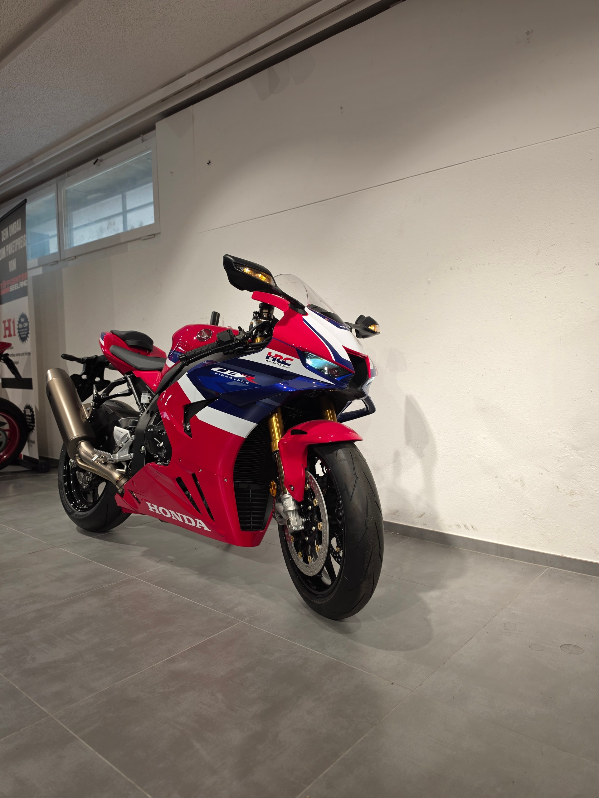 HONDA CBR 1000 RR-R Fireblade SP-image-1
