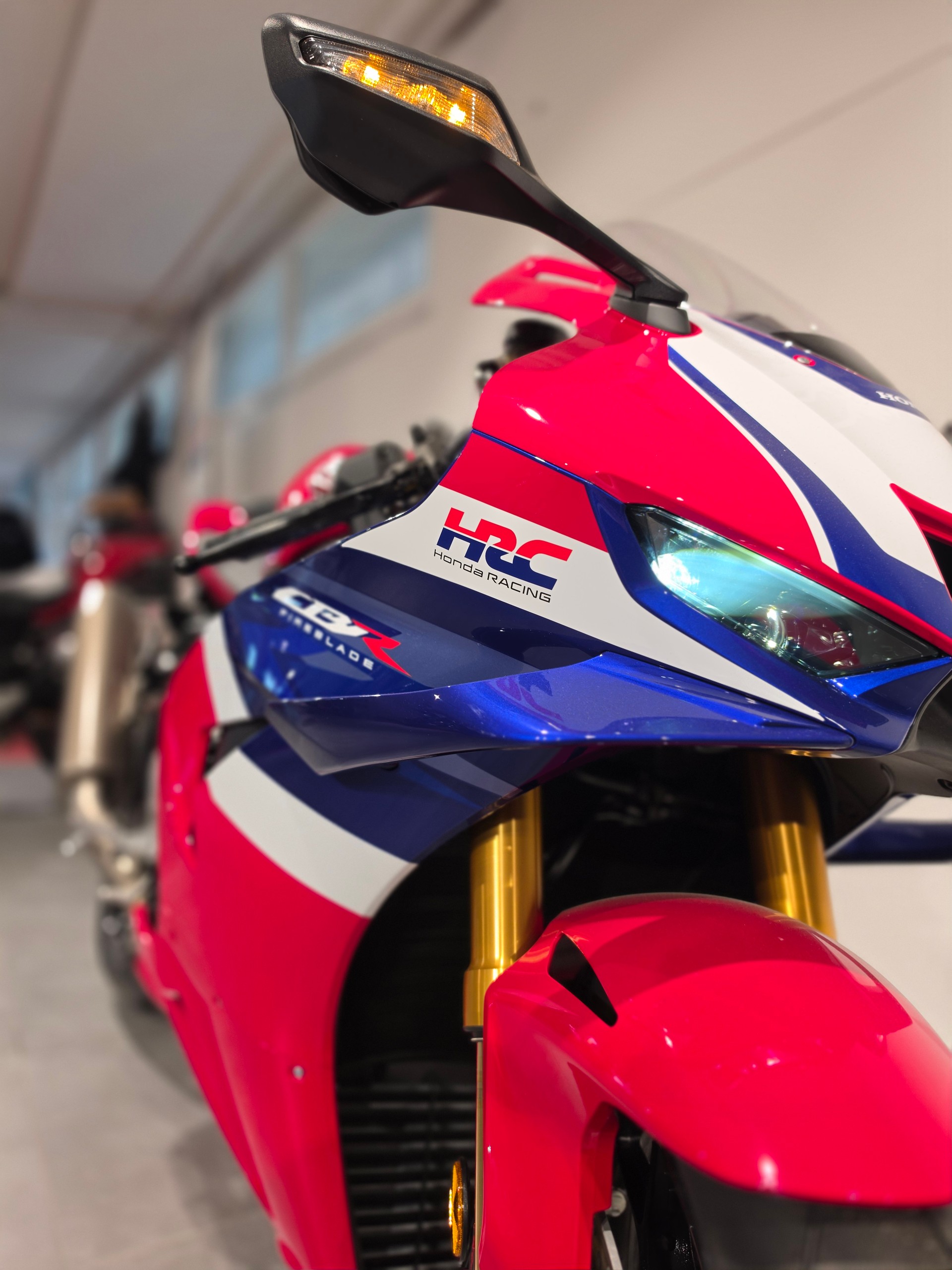 HONDA CBR 1000 RR-R Fireblade SP-image-11