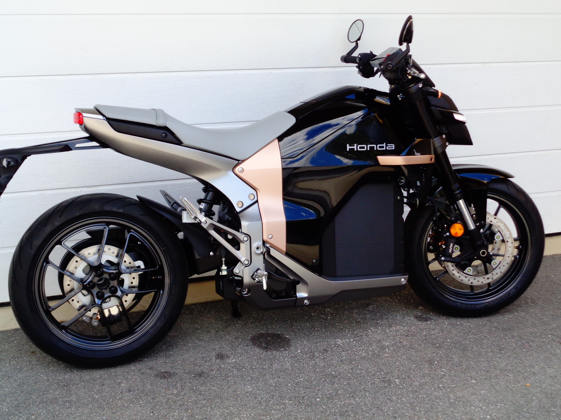 HONDA WN7 WN-7 EVF EVF-e-image-2