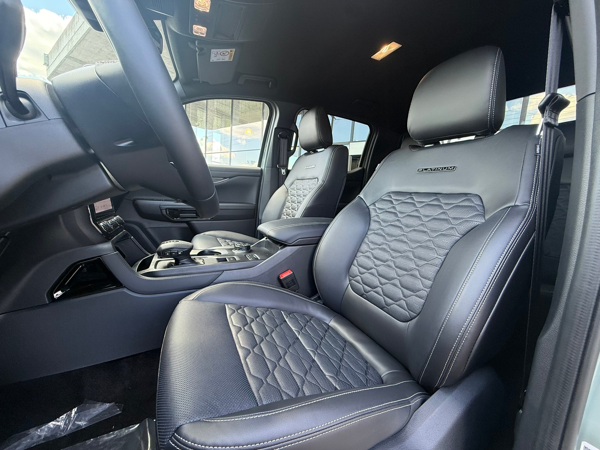 FORD Ranger Platinum 3.0 Eco Blue e-4WD Automat-image-6