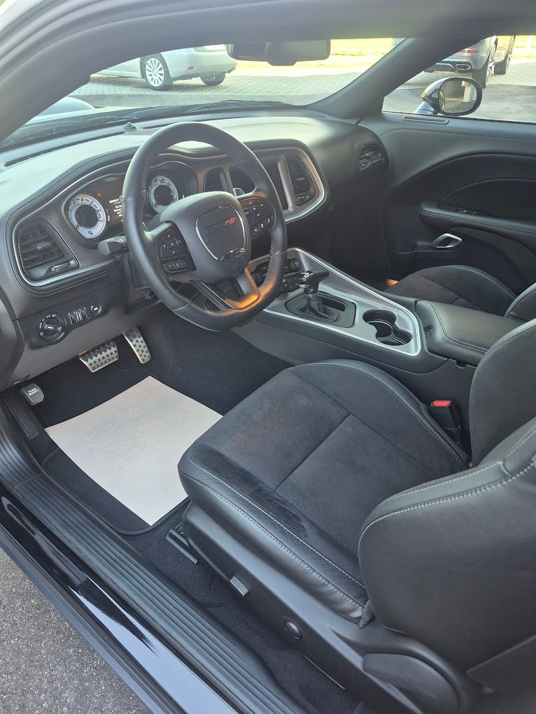DODGE Challenger 5.7 R/T Shaker V8-image-9