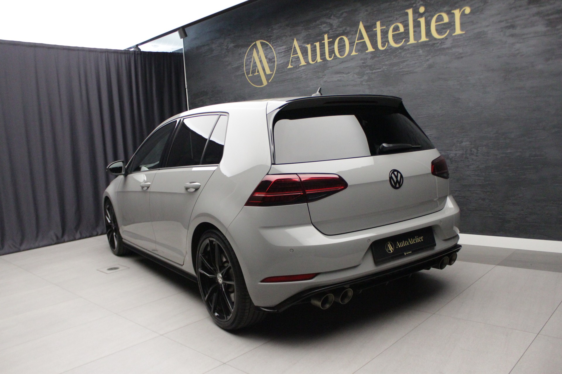 VW Golf 2.0 TSI R 4Motion DSG-image-7
