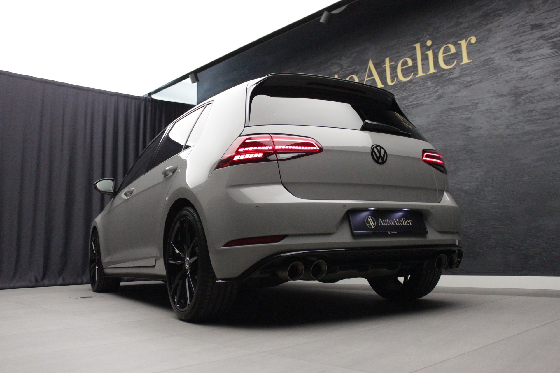 VW Golf 2.0 TSI R 4Motion DSG-image-10