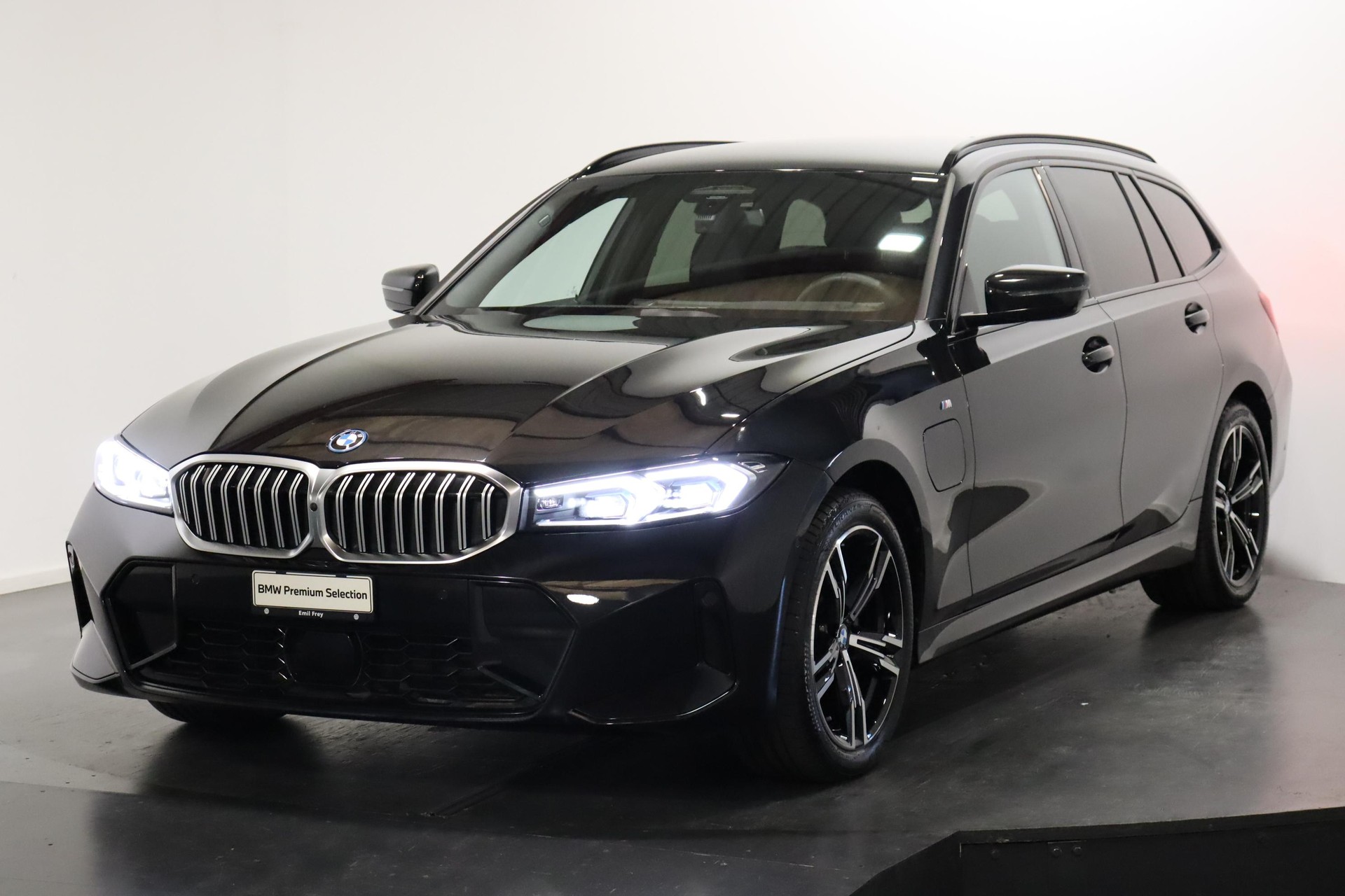 BMW 330e xDrive SAG Touring