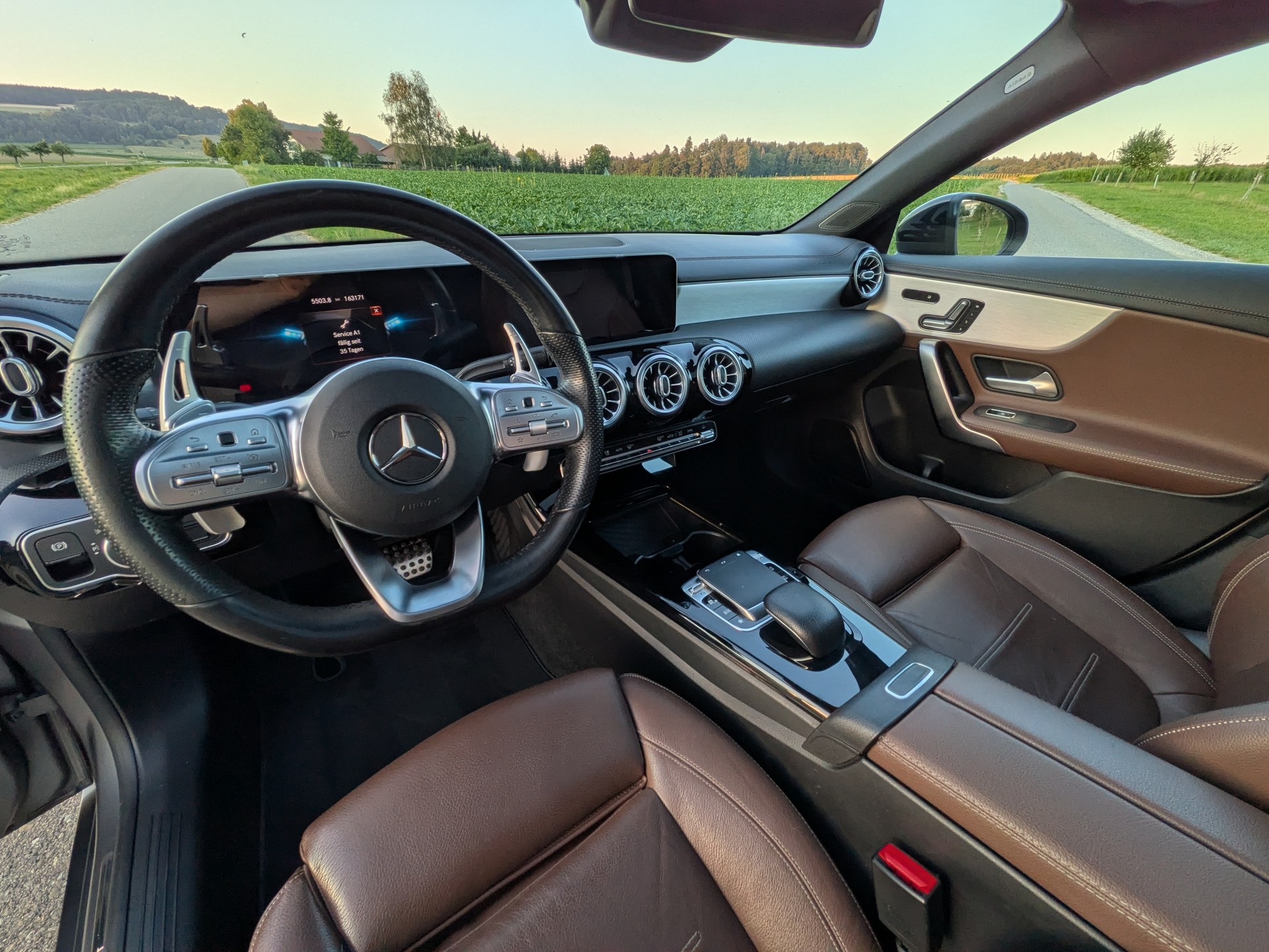 MERCEDES-BENZ CLA 200 AMG Line 7G-DCT-image-18