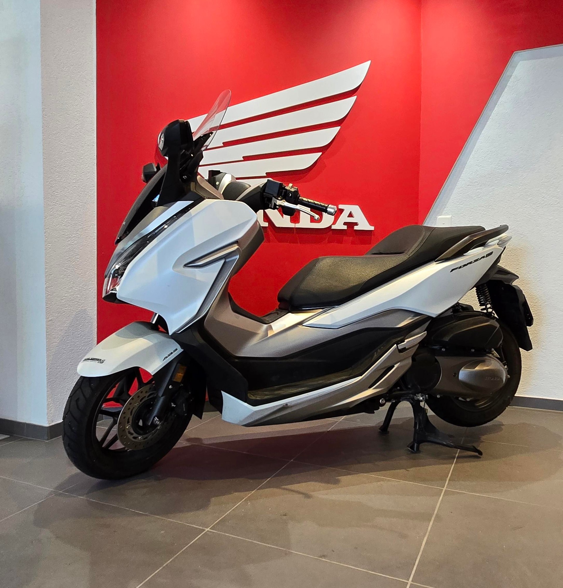 HONDA 300-image-1
