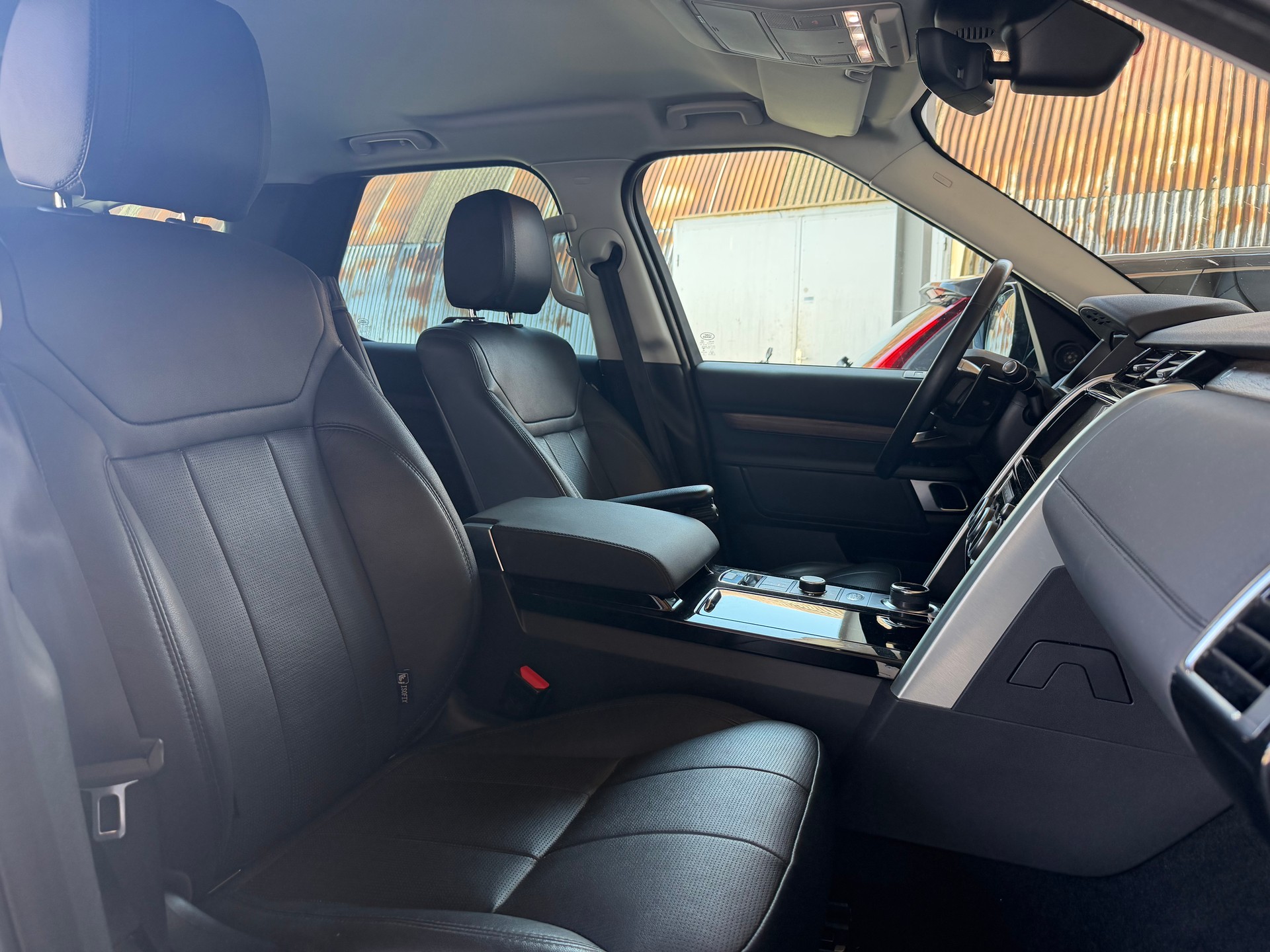 LAND ROVER Discovery 3.0 SDV6 HSE Automatic-showroom-element-3