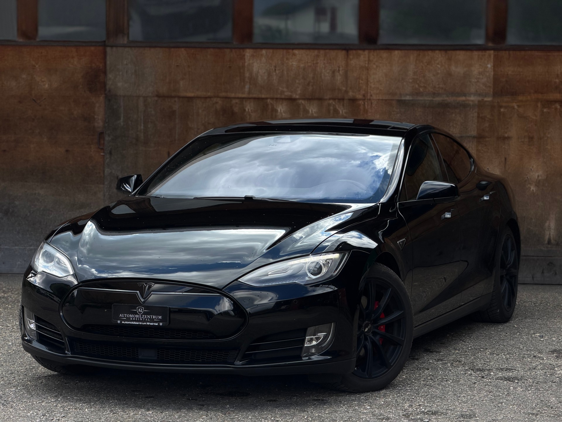 TESLA Model S 85 D Performance