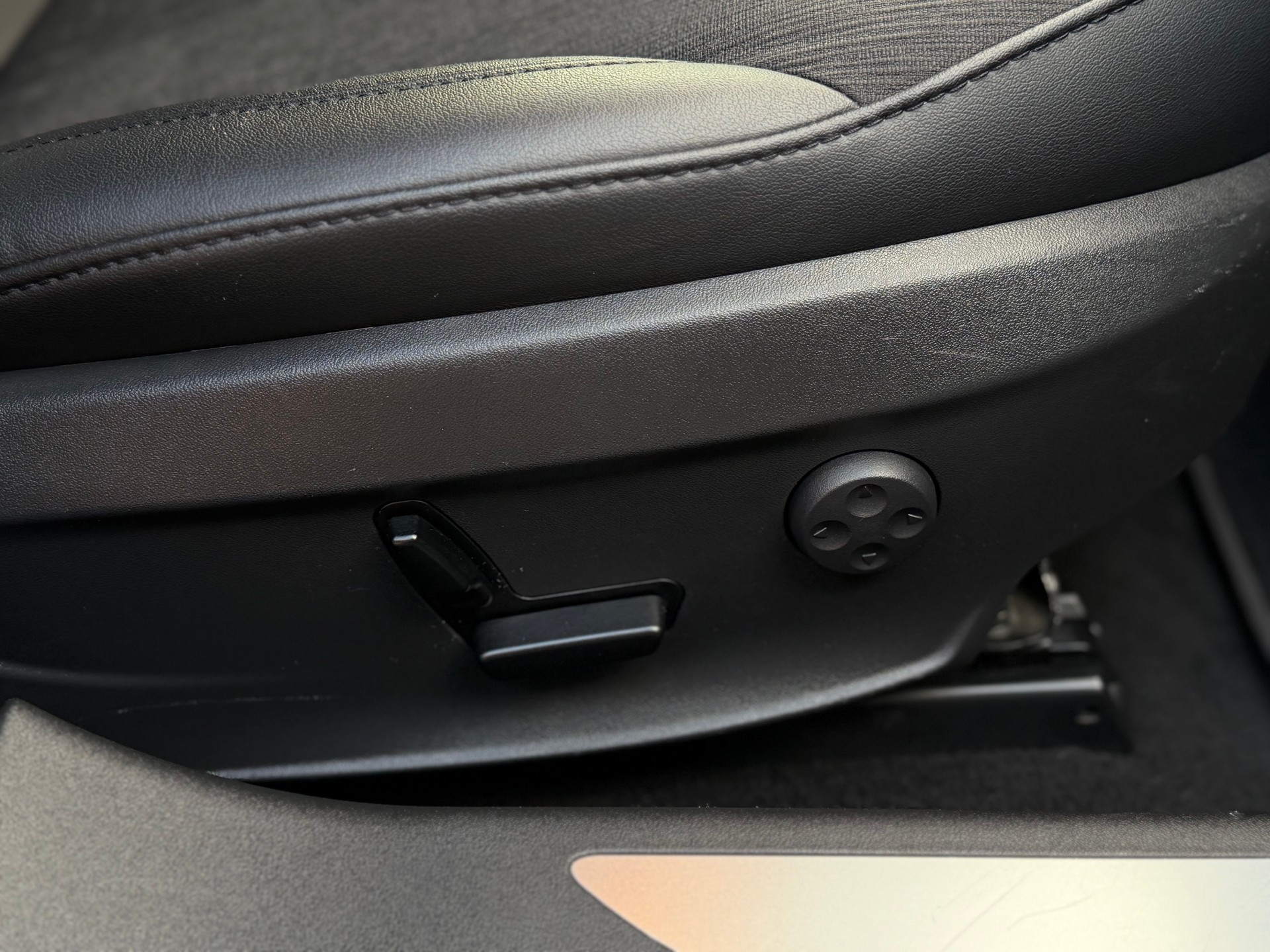 TESLA Model S 85 D Performance-image-15