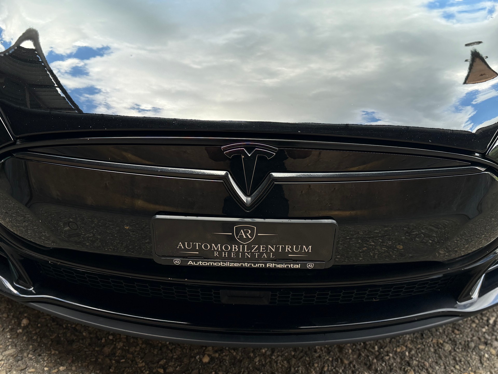 TESLA Model S 85 D Performance-image-25