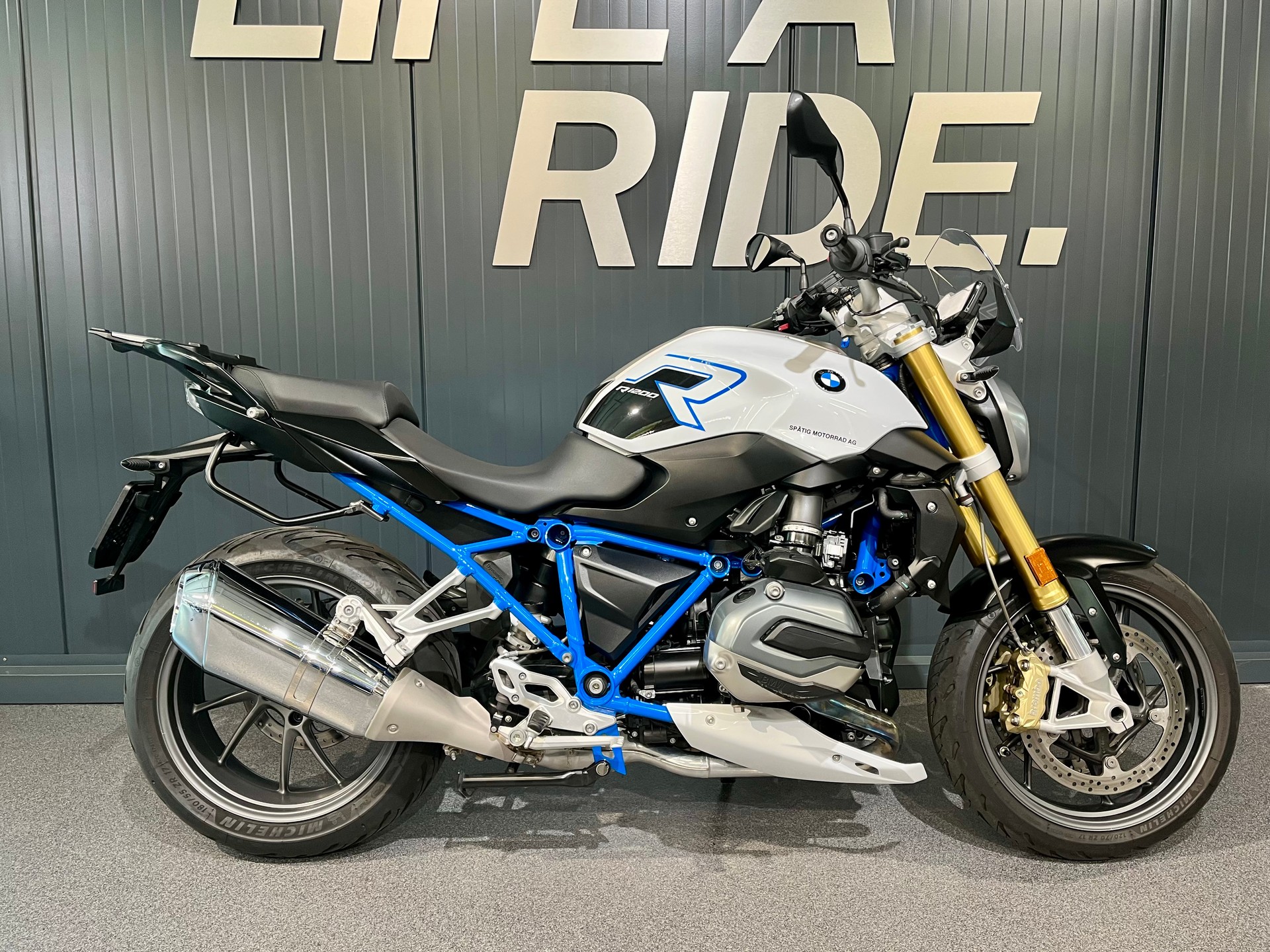 BMW R 1200 R ABS-image-0