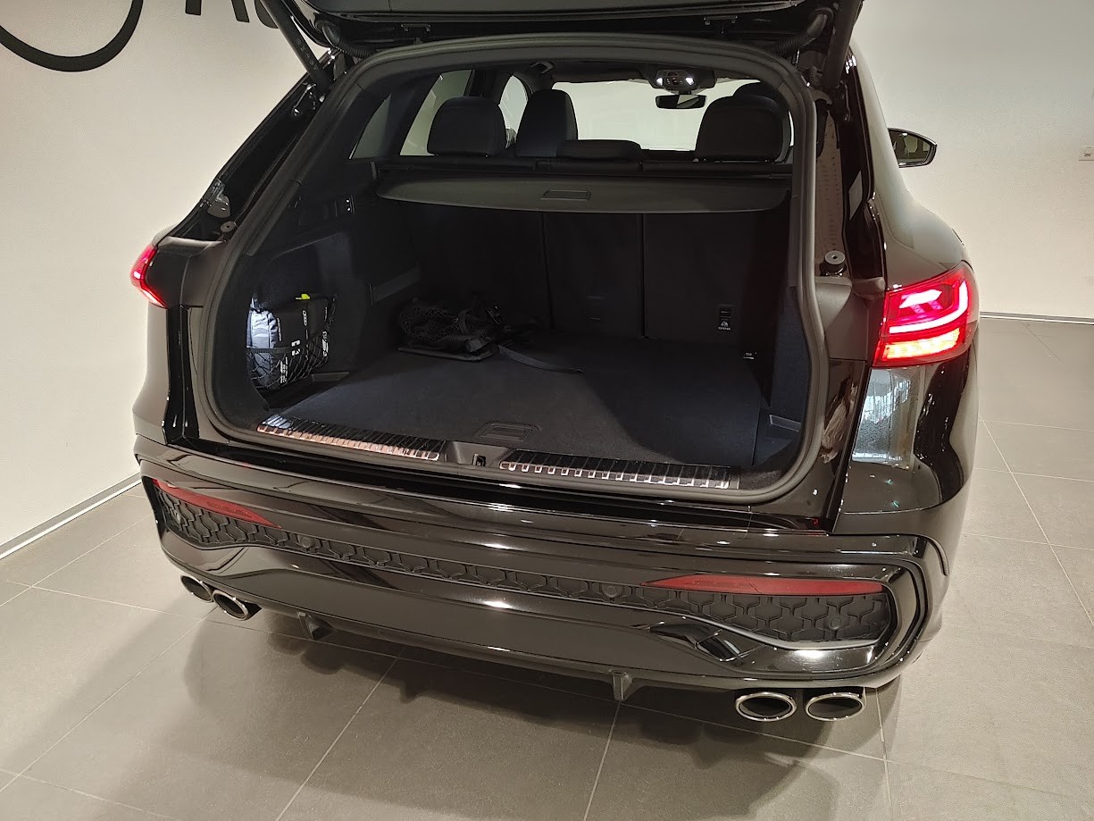 AUDI SQ5 TFSI quattro S-tronic-image-10