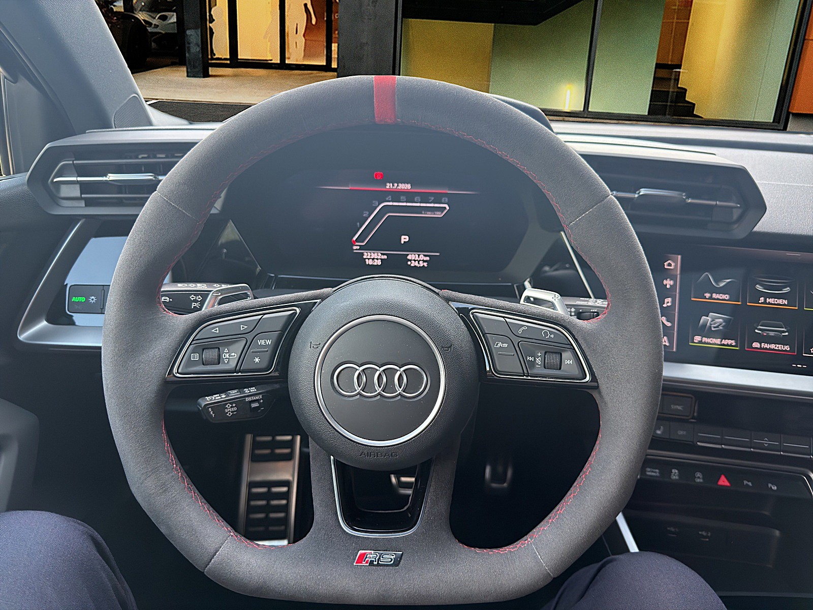 AUDI RS3 Sportback 2.5 TFSI Quattro S-Tronic / Top Ausstattung-image-8