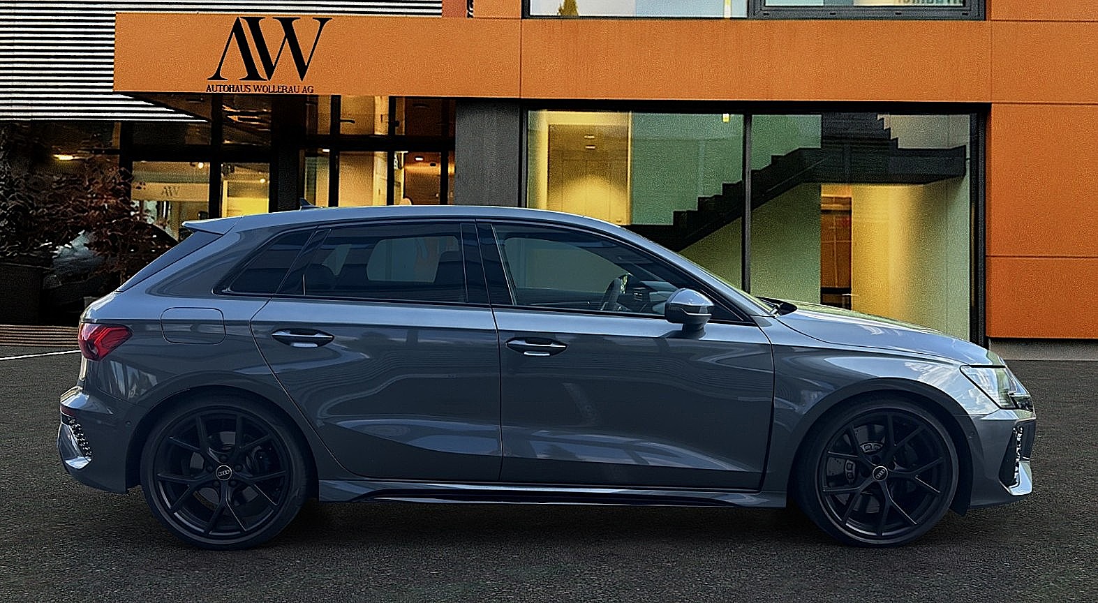 AUDI RS3 Sportback 2.5 TFSI Quattro S-Tronic / Top Ausstattung-image-11